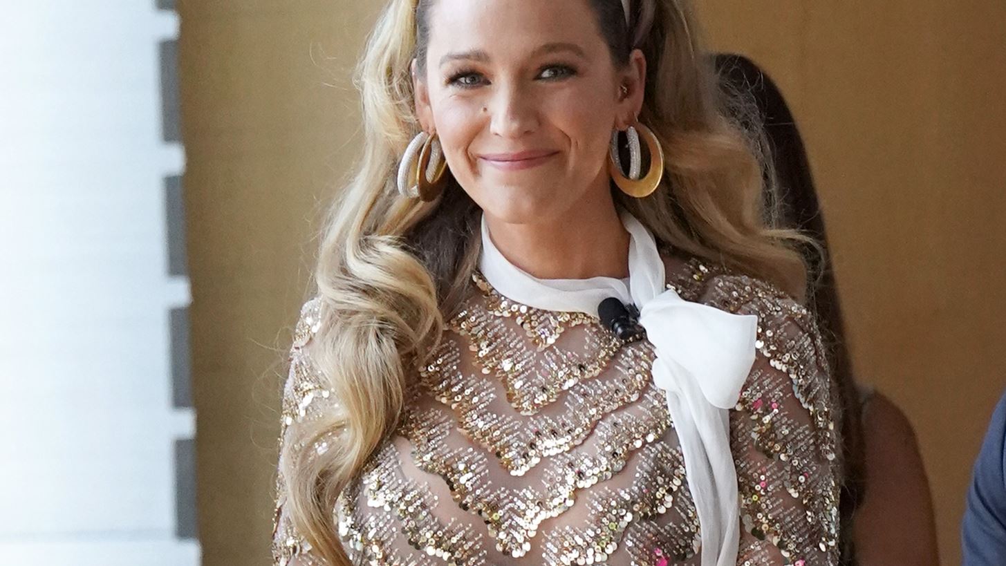 &#x397; Blake Lively &#x3BA;&#x3B1;&#x3B9; &#x3BF; Ryan Reynolds &#x3C0;&#x3B5;&#x3C1;&#x3B9;&#x3BC;&#x3AD;&#x3BD;&#x3BF;&#x3C5;&#x3BD; &#x3C4;&#x3BF; &#x3C4;&#x3AD;&#x3C4;&#x3B1;&#x3C1;&#x3C4;&#x3BF; &#x3C0;&#x3B1;&#x3B9;&#x3B4;&#x3AF; &#x3C4;&#x3BF;&#x3C5;&#x3C2;