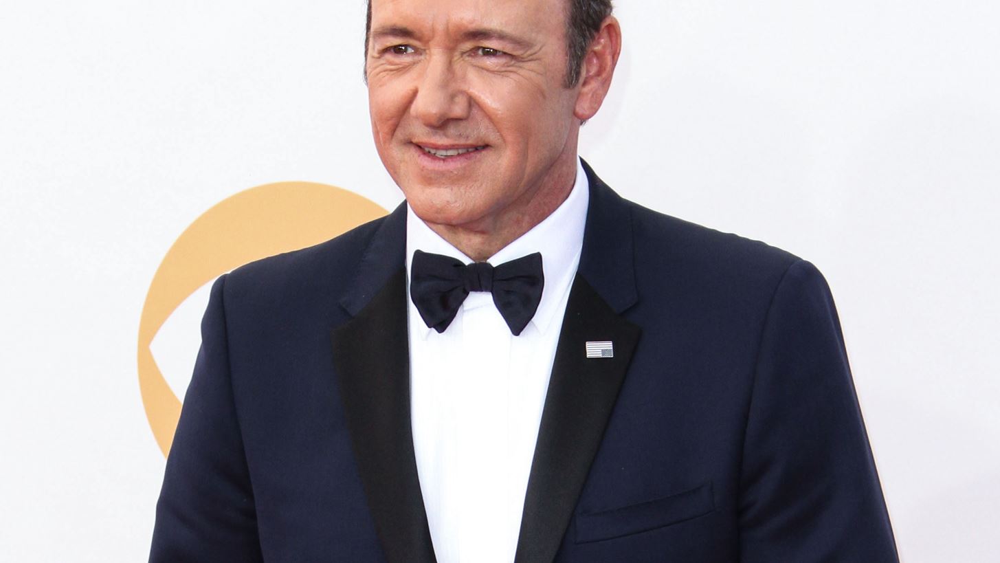 Kevin Spacey | &#x395;&#x3C0;&#x3B9;&#x3C3;&#x3C4;&#x3C1;&#x3AD;&#x3C6;&#x3B5;&#x3B9; &#x3BC;&#x3B5; &#x3C4;&#x3BF;&#x3BD; &#x3C0;&#x3C1;&#x3CE;&#x3C4;&#x3BF; &#x3C4;&#x3BF;&#x3C5; &#x3BC;&#x3B5;&#x3B3;&#x3AC;&#x3BB;&#x3BF; &#x3C1;&#x3CC;&#x3BB;&#x3BF; &#x3C3;&#x3C4;&#x3BF; &#x3C3;&#x3B9;&#x3BD;&#x3B5;&#x3BC;&#x3AC; &#x3BC;&#x3B5;&#x3C4;&#x3AC; &#x3C4;&#x3B9;&#x3C2; &#x3BA;&#x3B1;&#x3C4;&#x3B7;&#x3B3;&#x3BF;&#x3C1;&#x3AF;&#x3B5;&#x3C2; &#x3B3;&#x3B9;&#x3B1; &#x3C3;&#x3B5;&#x3BE;&#x3BF;&#x3C5;&#x3B1;&#x3BB;&#x3B9;&#x3BA;&#x3AE; &#x3B5;&#x3C0;&#x3AF;&#x3B8;&#x3B5;&#x3C3;&#x3B7;