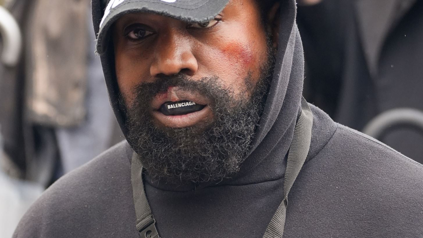 Kanye West | &#x39A;&#x3B1;&#x3C4;&#x3B7;&#x3B3;&#x3BF;&#x3C1;&#x3B5;&#x3AF; &#x3C4;&#x3BF;&#x3BD; Quentin Tarantino &#x3CC;&#x3C4;&#x3B9; &#x3C4;&#x3BF;&#x3C5; &#x3AD;&#x3BA;&#x3BB;&#x3B5;&#x3C8;&#x3B5; &#x3C4;&#x3B7;&#x3BD; &#x3B9;&#x3B4;&#x3AD;&#x3B1;