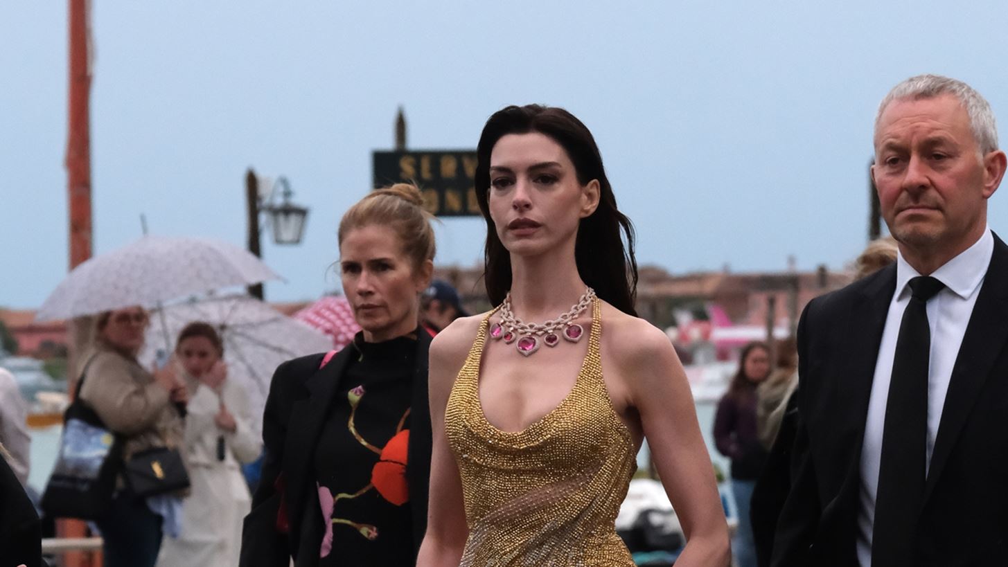 Anne Hathaway | &#x391;&#x3C0;&#x3BF;&#x3C7;&#x3CE;&#x3C1;&#x3B7;&#x3C3;&#x3B5; &#x3BE;&#x3B1;&#x3C6;&#x3BD;&#x3B9;&#x3BA;&#x3AC; &#x3B1;&#x3C0;&#x3CC; &#x3C6;&#x3C9;&#x3C4;&#x3BF;&#x3B3;&#x3C1;&#x3AC;&#x3C6;&#x3B9;&#x3C3;&#x3B7;, &#x3CC;&#x3BC;&#x3C9;&#x3C2;, &#x3BF; &#x3BB;&#x3CC;&#x3B3;&#x3BF;&#x3C2; &#x3B5;&#x3AF;&#x3BD;&#x3B1;&#x3B9; &#x3C3;&#x3B7;&#x3BC;&#x3B1;&#x3BD;&#x3C4;&#x3B9;&#x3BA;&#x3CC;&#x3C2;