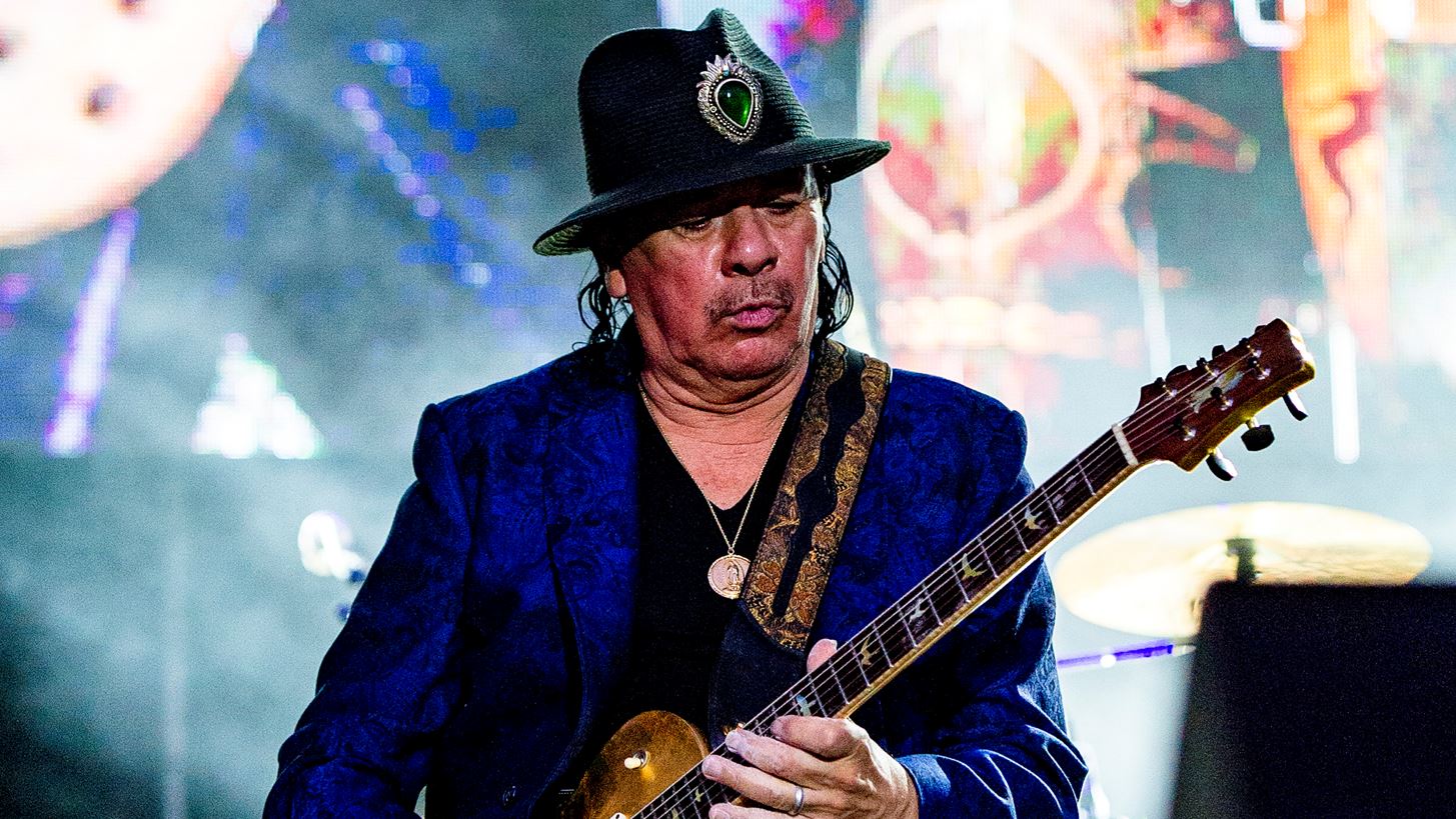 &#x39F; Carlos Santana &#x3BB;&#x3B9;&#x3C0;&#x3BF;&#x3B8;&#x3CD;&#x3BC;&#x3B7;&#x3C3;&#x3B5; &#x3C3;&#x3C4;&#x3B7; &#x3C3;&#x3BA;&#x3B7;&#x3BD;&#x3AE; &#x3BA;&#x3B1;&#x3B9; &#x3BC;&#x3B5;&#x3C4;&#x3B1;&#x3C6;&#x3AD;&#x3C1;&#x3B8;&#x3B7;&#x3BA;&#x3B5; &#x3C3;&#x3C4;&#x3BF; &#x3BD;&#x3BF;&#x3C3;&#x3BF;&#x3BA;&#x3BF;&#x3BC;&#x3B5;&#x3AF;&#x3BF;