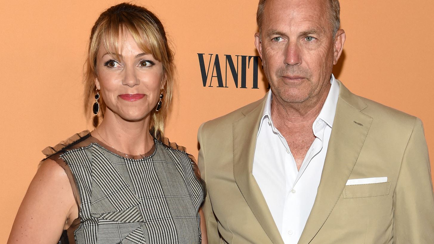 Kevin Costner - Christine Baumgartner | &#x394;&#x3B9;&#x3B1;&#x3B6;&#x3CD;&#x3B3;&#x3B9;&#x3BF; - &#x3B2;&#x3CC;&#x3BC;&#x3B2;&#x3B1; &#x3BC;&#x3B5;&#x3C4;&#x3AC; &#x3B1;&#x3C0;&#x3CC; 18 &#x3C7;&#x3C1;&#x3CC;&#x3BD;&#x3B9;&#x3B1; &#x3B3;&#x3AC;&#x3BC;&#x3BF;&#x3C5;