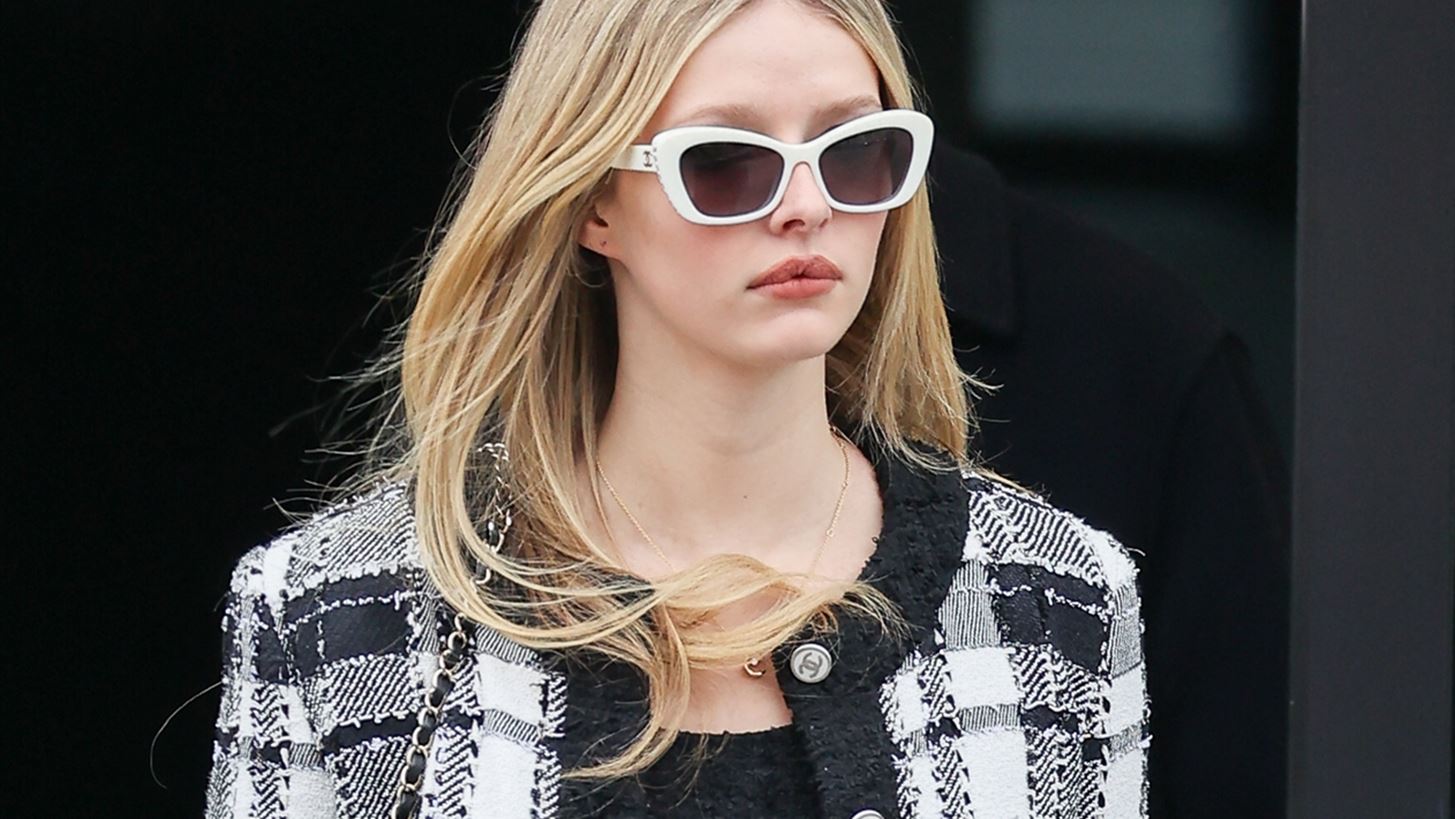 Apple Martin | &#x397; &#x3BA;&#x3CC;&#x3C1;&#x3B7; &#x3C4;&#x3B7;&#x3C2; Gwyneth Paltrow &#x3AE;&#x3C4;&#x3B1;&#x3BD; &#x3C4;&#x3BF; &#x3B1;&#x3C0;&#x3CC;&#x3BB;&#x3C5;&#x3C4;&#x3BF; Chanel girl &#x3C3;&#x3C4;&#x3BF; &#x3BD;&#x3C4;&#x3B5;&#x3BC;&#x3C0;&#x3BF;&#x3CD;&#x3C4;&#x3BF; &#x3C4;&#x3B7;&#x3C2; &#x3C3;&#x3C4;&#x3B7;&#x3BD; &#x395;&#x3B2;&#x3B4;&#x3BF;&#x3BC;&#x3AC;&#x3B4;&#x3B1; &#x39C;&#x3CC;&#x3B4;&#x3B1;&#x3C2; &#x3A5;&#x3C8;&#x3B7;&#x3BB;&#x3AE;&#x3C2; &#x3A1;&#x3B1;&#x3C0;&#x3C4;&#x3B9;&#x3BA;&#x3AE;&#x3C2; &#x3C3;&#x3C4;&#x3BF; &#x3A0;&#x3B1;&#x3C1;&#x3AF;&#x3C3;&#x3B9;