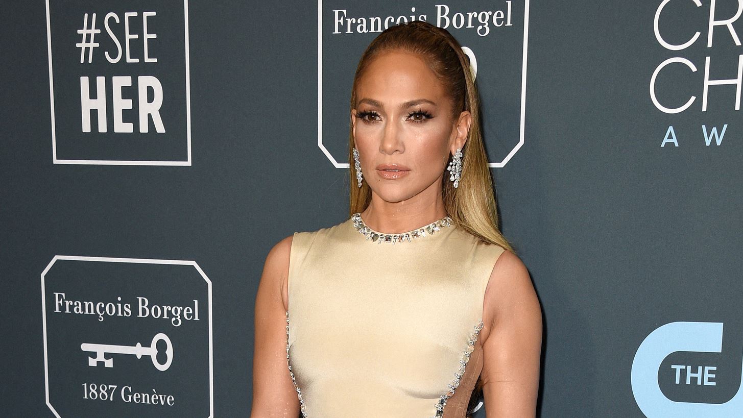 Jennifer Lopez | &#x397; &quot;&#x3C0;&#x3C1;&#x3CC;&#x3B2;&#x3B1; &#x3BD;&#x3C5;&#x3C6;&#x3B9;&#x3BA;&#x3BF;&#x3CD;&quot; &#x3C3;&#x3C4;&#x3B7; &#x3C3;&#x3BA;&#x3B7;&#x3BD;&#x3AE; &#x3C4;&#x3C9;&#x3BD; &#x3B2;&#x3C1;&#x3B1;&#x3B2;&#x3B5;&#x3AF;&#x3C9;&#x3BD; AMAs