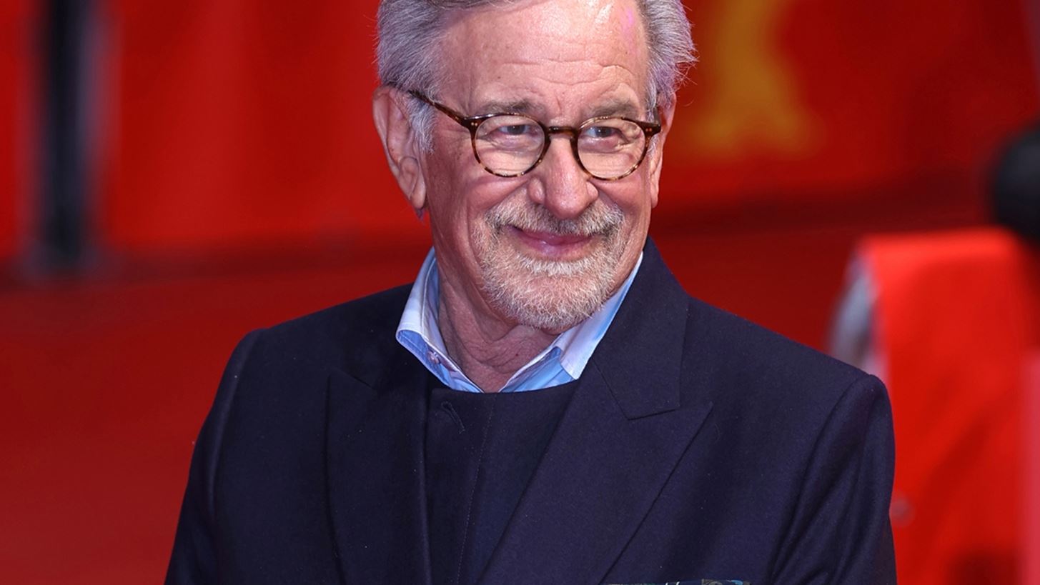 &quot;&#x394;&#x3B5;&#x3BD; &#x3C4;&#x3B5;&#x3BB;&#x3B5;&#x3AF;&#x3C9;&#x3C3;&#x3B1; &#x3B1;&#x3BA;&#x3CC;&#x3BC;&#x3B1;&quot; | O Steven Spielberg &#x3B2;&#x3C1;&#x3B1;&#x3B2;&#x3B5;&#x3CD;&#x3C4;&#x3B7;&#x3BA;&#x3B5; &#x3BC;&#x3B5; &#x3C4;&#x3B7;&#x3BD; &#x3C4;&#x3B9;&#x3BC;&#x3B7;&#x3C4;&#x3B9;&#x3BA;&#x3AE; &#x3A7;&#x3C1;&#x3C5;&#x3C3;&#x3AE; &#x386;&#x3C1;&#x3BA;&#x3C4;&#x3BF; &#x3C3;&#x3C4;&#x3B7;&#x3BD; Berlinale