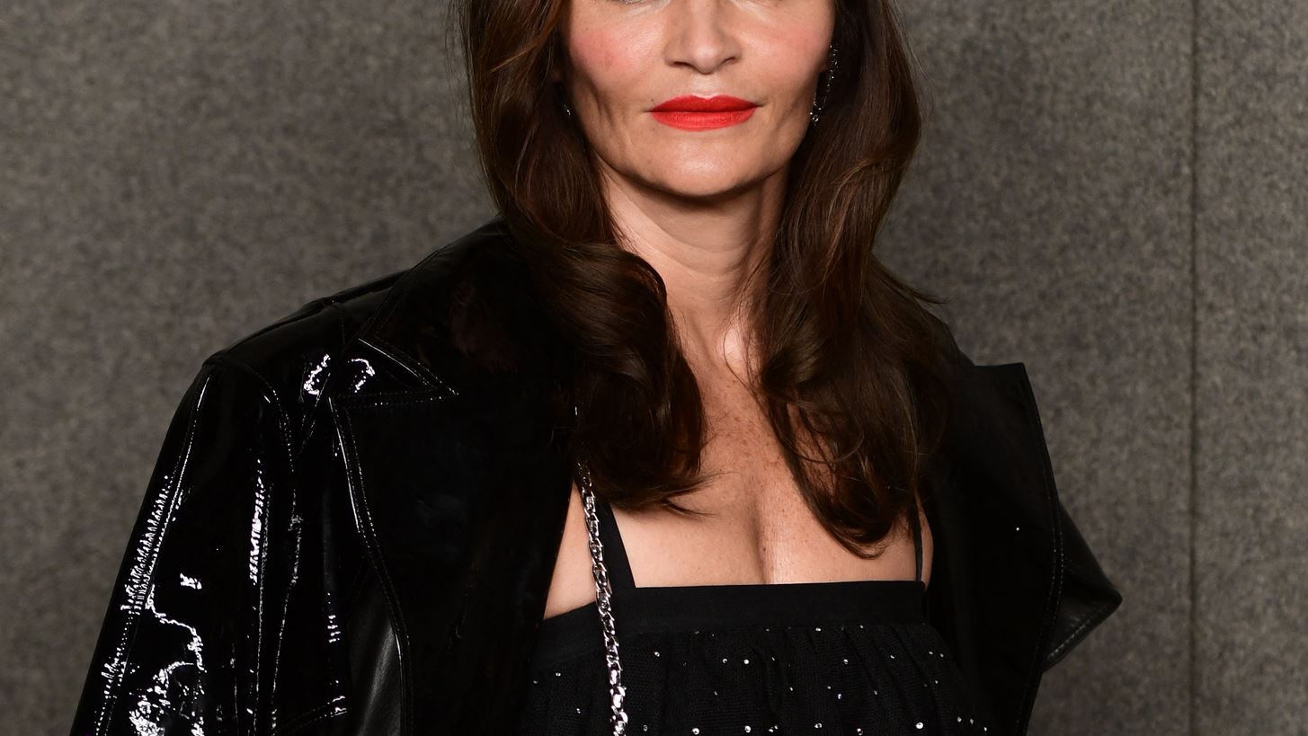 Helena Christensen | &#x3A3;&#x3C4;&#x3B1; 53 &#x3C4;&#x3B7;&#x3C2; &#x3C0;&#x3C1;&#x3C9;&#x3C4;&#x3B1;&#x3B3;&#x3C9;&#x3BD;&#x3B9;&#x3C3;&#x3C4;&#x3B5;&#x3AF; &#x3C3;&#x3B5; &#x3C3;&#x3AD;&#x3BE;&#x3B9; &#x3BA;&#x3B1;&#x3BC;&#x3C0;&#x3AC;&#x3BD;&#x3B9;&#x3B1; &#x3B5;&#x3C3;&#x3C9;&#x3C1;&#x3BF;&#x3CD;&#x3C7;&#x3C9;&#x3BD;