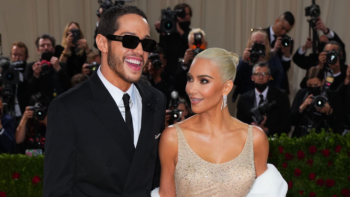 Kim Kardashian | &#x3A4;&#x3B5;&#x3BB;&#x3B9;&#x3BA;&#x3AC; &#x3B4;&#x3B5;&#x3BD; &#x3AD;&#x3C6;&#x3C4;&#x3B1;&#x3B9;&#x3B3;&#x3B5; &#x3B7; &#x3B4;&#x3B9;&#x3C3;&#x3B5;&#x3BA;&#x3B1;&#x3C4;&#x3BF;&#x3BC;&#x3BC;&#x3C5;&#x3C1;&#x3B9;&#x3BF;&#x3CD;&#x3C7;&#x3BF;&#x3C2; &#x3B3;&#x3B9;&#x3B1; &#x3C4;&#x3B9;&#x3C2; &#x3C6;&#x3B8;&#x3BF;&#x3C1;&#x3AD;&#x3C2; &#x3C3;&#x3C4;&#x3BF; &#x3C6;&#x3CC;&#x3C1;&#x3B5;&#x3BC;&#x3B1; &#x3C4;&#x3B7;&#x3C2; Marilyn Monroe