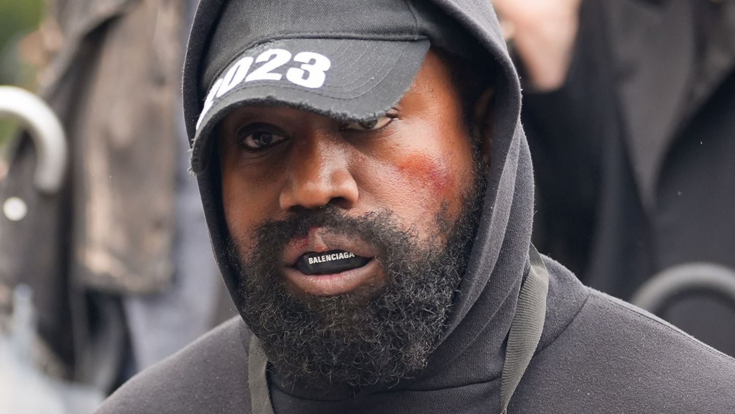 &#x39F; Kanye West &#x3C0;&#x3C1;&#x3BF;&#x3C3;&#x3AD;&#x3BB;&#x3B1;&#x3B2;&#x3B5; &#x3C4;&#x3B7; &#x3B4;&#x3B9;&#x3BA;&#x3B7;&#x3B3;&#x3CC;&#x3C1;&#x3BF; &#x3C4;&#x3BF;&#x3C5; Johnny Depp &#x3B3;&#x3B9;&#x3B1; &#x3BD;&#x3B1; &#x3BB;&#x3CD;&#x3C3;&#x3B5;&#x3B9; &#x3C4;&#x3B1; &#x3BC;&#x3C0;&#x3BB;&#x3B5;&#x3BE;&#x3AF;&#x3BC;&#x3B1;&#x3C4;&#x3AC; &#x3C4;&#x3BF;&#x3C5;