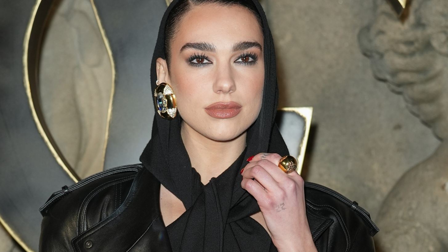 Dua Lipa &#x2013; Romain Gavras | &#x39F;&#x3B9; &#x3BD;&#x3AD;&#x3B5;&#x3C2; &#x3C6;&#x3C9;&#x3C4;&#x3BF;&#x3B3;&#x3C1;&#x3B1;&#x3C6;&#x3AF;&#x3B5;&#x3C2; &#x3C4;&#x3BF;&#x3C5; hot &#x3B6;&#x3B5;&#x3C5;&#x3B3;&#x3B1;&#x3C1;&#x3B9;&#x3BF;&#x3CD; &#x3C4;&#x3B7;&#x3C2; showbiz