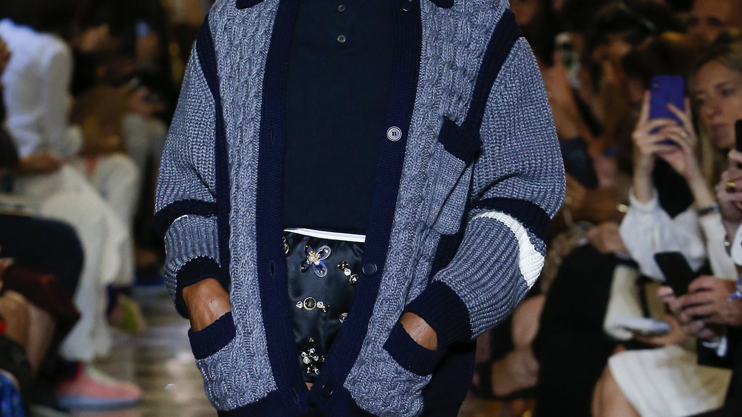 Naomi Campbell | &#x395;&#x3C0;&#x3AD;&#x3C3;&#x3C4;&#x3C1;&#x3B5;&#x3C8;&#x3B5; &#x3C3;&#x3C4;&#x3B7;&#x3BD; &#x3C0;&#x3B1;&#x3C3;&#x3B1;&#x3C1;&#x3AD;&#x3BB;&#x3B1; 4 &#x3BC;&#x3AE;&#x3BD;&#x3B5;&#x3C2; &#x3BC;&#x3B5;&#x3C4;&#x3AC; &#x3C4;&#x3BF;&#x3BD; &#x3B5;&#x3C1;&#x3C7;&#x3BF;&#x3BC;&#x3CC; &#x3C4;&#x3B7;&#x3C2; &#x3BA;&#x3CC;&#x3C1;&#x3B7;&#x3C2; &#x3C4;&#x3B7;&#x3C2;