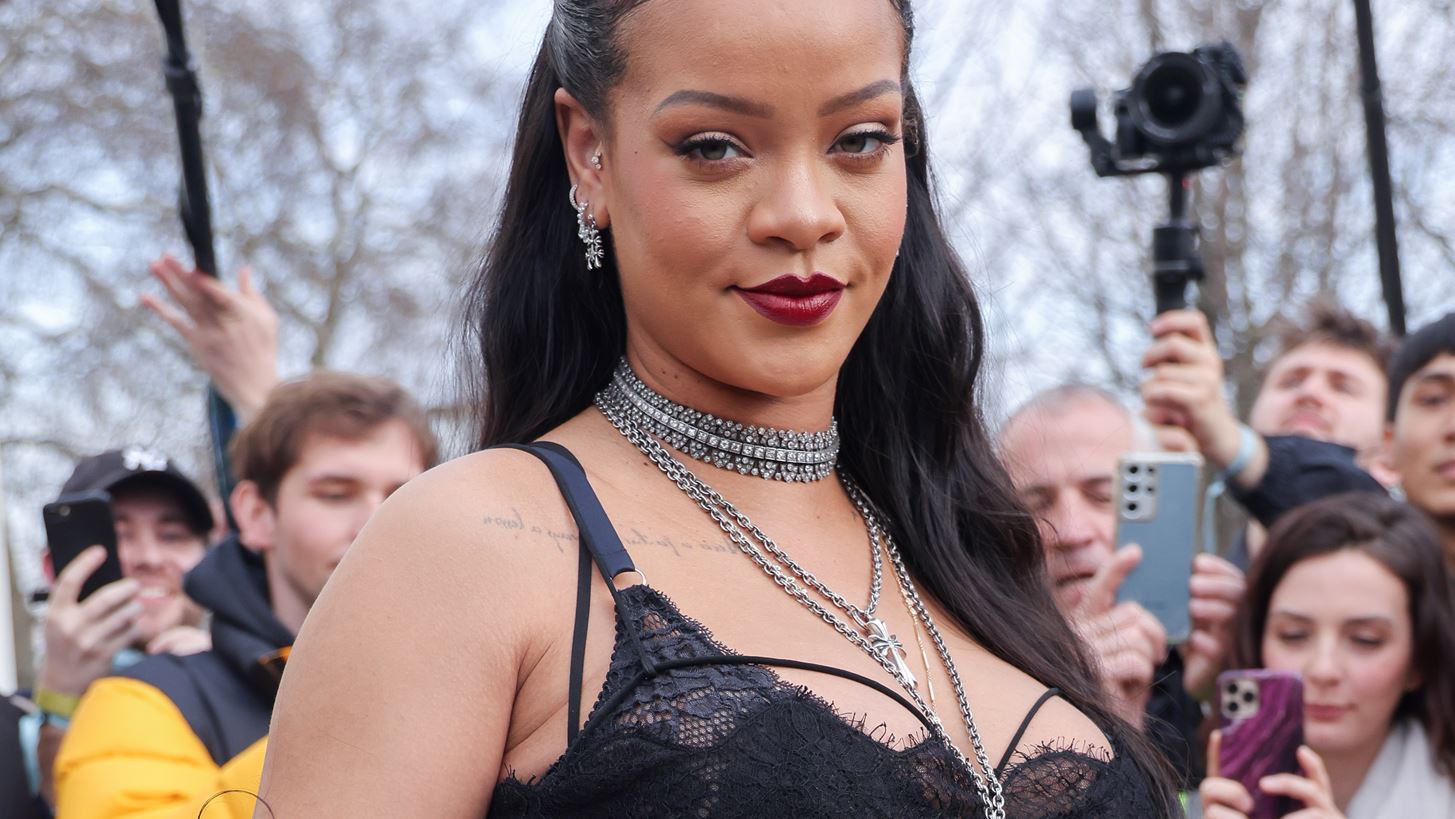 Rihanna | &#x393;&#x3AD;&#x3BD;&#x3BD;&#x3B7;&#x3C3;&#x3B5; &#x3C4;&#x3BF; &#x3C0;&#x3C1;&#x3CE;&#x3C4;&#x3BF; &#x3C4;&#x3B7;&#x3C2; &#x3C0;&#x3B1;&#x3B9;&#x3B4;&#x3AF;