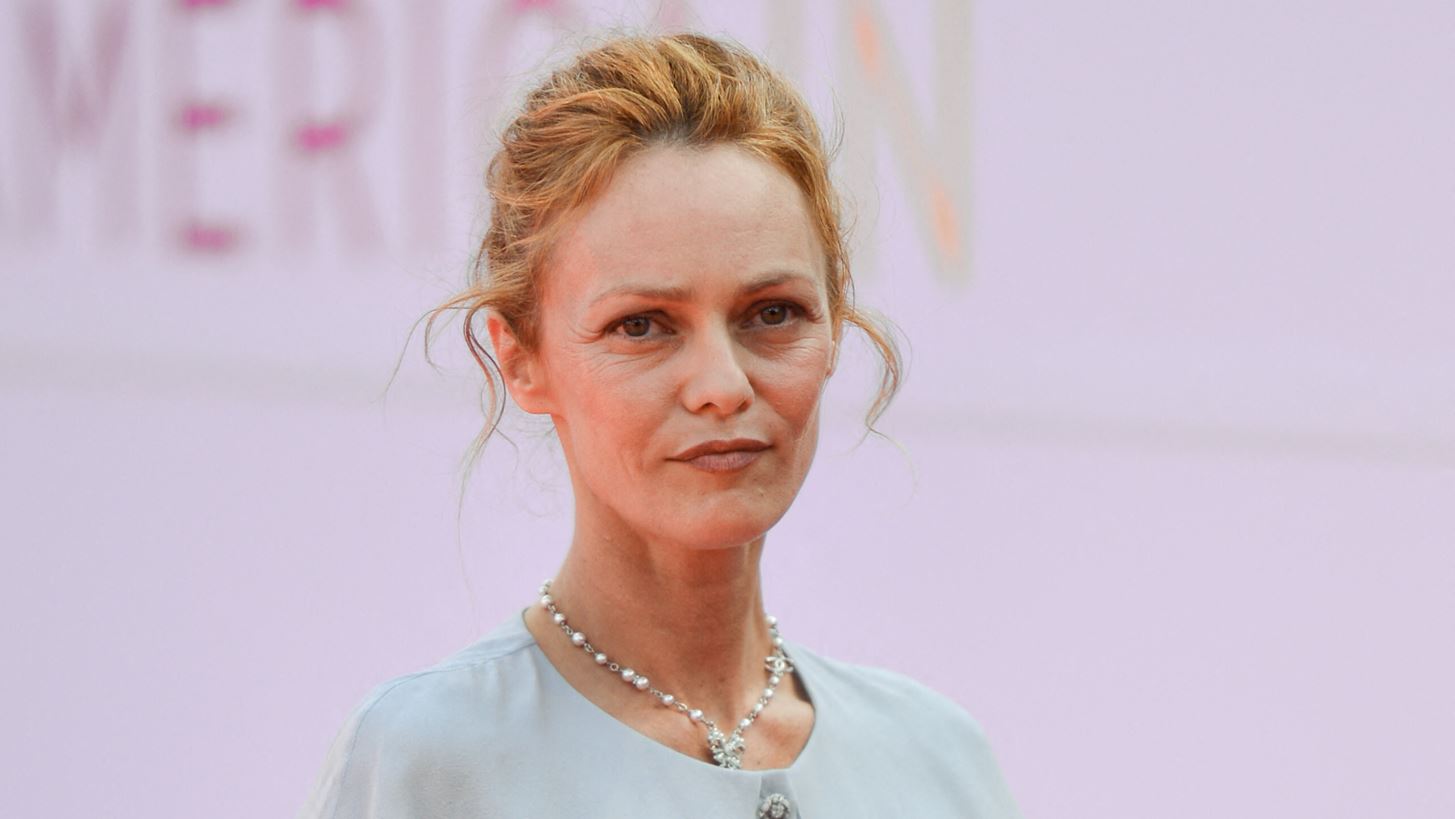&#x397; Vanessa Paradis &#x3BA;&#x3C1;&#x3BF;&#x3CD;&#x3B5;&#x3B9; &#x3C4;&#x3BF;&#x3BD; &#x3BA;&#x3CE;&#x3B4;&#x3C9;&#x3BD;&#x3B1; &#x3C4;&#x3BF;&#x3C5; &#x3BA;&#x3B9;&#x3BD;&#x3B4;&#x3CD;&#x3BD;&#x3BF;&#x3C5; &#x3C3;&#x3C7;&#x3B5;&#x3C4;&#x3B9;&#x3BA;&#x3AC; &#x3BC;&#x3B5; &#x3C4;&#x3B7;&#x3BD; &#x3BA;&#x3B1;&#x3C4;&#x3AC;&#x3C3;&#x3C4;&#x3B1;&#x3C3;&#x3B7; &#x3C0;&#x3BF;&#x3C5; &#x3B5;&#x3C0;&#x3B9;&#x3BA;&#x3C1;&#x3B1;&#x3C4;&#x3B5;&#x3AF; &#x3C3;&#x3C4;&#x3B7;&#x3BD; &#x3A5;&#x3B5;&#x3BC;&#x3AD;&#x3BD;&#x3B7;