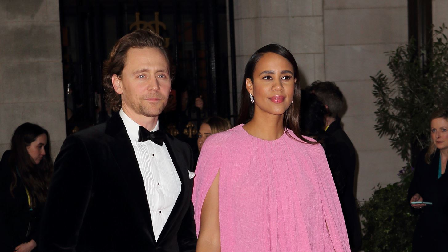 &#x39F; Tom Hiddleston &#x3BA;&#x3B1;&#x3B9; &#x3B7; Zawe Ashton &#x3AD;&#x3B3;&#x3B9;&#x3BD;&#x3B1;&#x3BD; &#x3B3;&#x3BF;&#x3BD;&#x3B5;&#x3AF;&#x3C2;