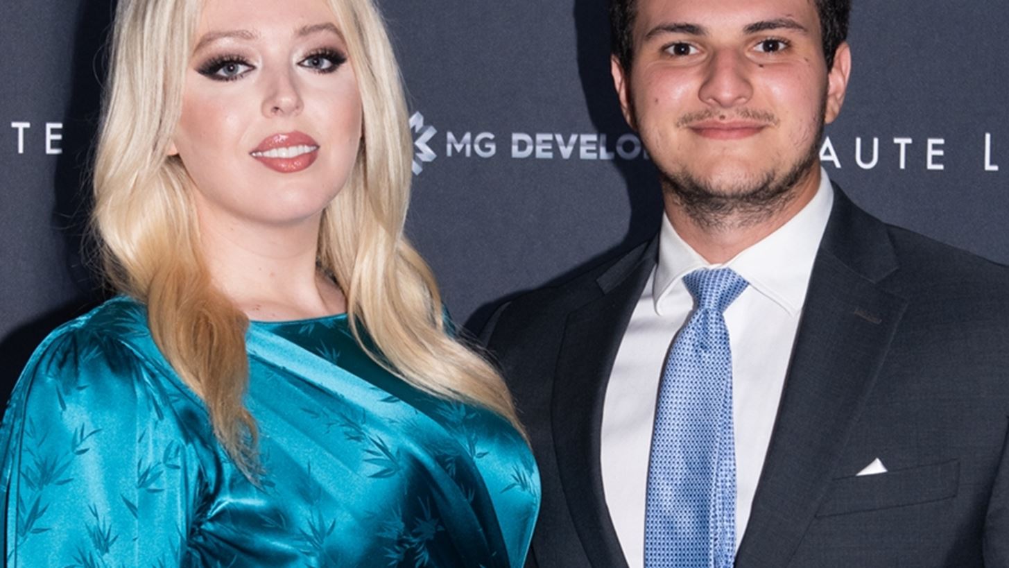 Tiffany Trump | O &#x3C0;&#x3BF;&#x3BB;&#x3C5;&#x3C4;&#x3B5;&#x3BB;&#x3AE;&#x3C2; &#x3B3;&#x3AC;&#x3BC;&#x3BF;&#x3C2; &#x3C4;&#x3B7;&#x3C2; &#x3BA;&#x3CC;&#x3C1;&#x3B7;&#x3C2; &#x3C4;&#x3BF;&#x3C5; Donald Trump &#x3BC;&#x3B5; &#x3C4;&#x3BF;&#x3BD; &#x3B4;&#x3B9;&#x3C3;&#x3B5;&#x3BA;&#x3B1;&#x3C4;&#x3BF;&#x3BC;&#x3BC;&#x3C5;&#x3C1;&#x3B9;&#x3BF;&#x3CD;&#x3C7;&#x3BF; Michael Boulos
