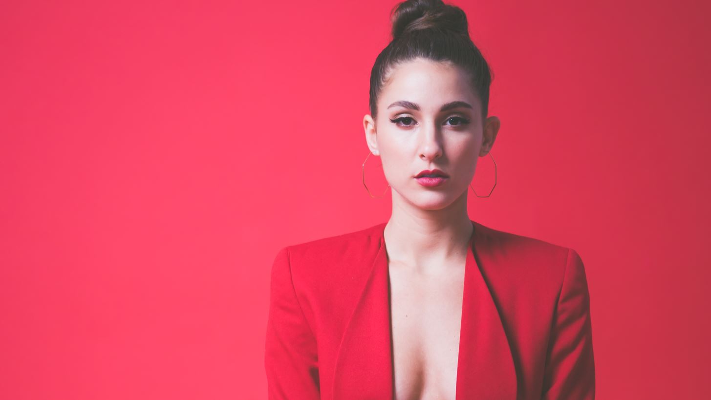 Evangelia | &#x397; &#x3C0;&#x3B9;&#x3BF; &quot;&#x3C6;&#x3C1;&#x3AD;&#x3C3;&#x3BA;&#x3B9;&#x3B1;&quot; &#x3B5;&#x3BA;&#x3C0;&#x3C1;&#x3CC;&#x3C3;&#x3C9;&#x3C0;&#x3BF;&#x3C2; &#x3C4;&#x3B7;&#x3C2; &#x3C0;&#x3BF;&#x3C0; &#x3BC;&#x3BF;&#x3C5;&#x3C3;&#x3B9;&#x3BA;&#x3AE;&#x3C2; &#x3BC;&#x3B9;&#x3BB;&#x3AC;&#x3B5;&#x3B9; &#x3B1;&#x3C0;&#x3BF;&#x3BA;&#x3BB;&#x3B5;&#x3B9;&#x3C3;&#x3C4;&#x3B9;&#x3BA;&#x3AC; &#x3C3;&#x3C4;&#x3BF; madamefigaro.gr
