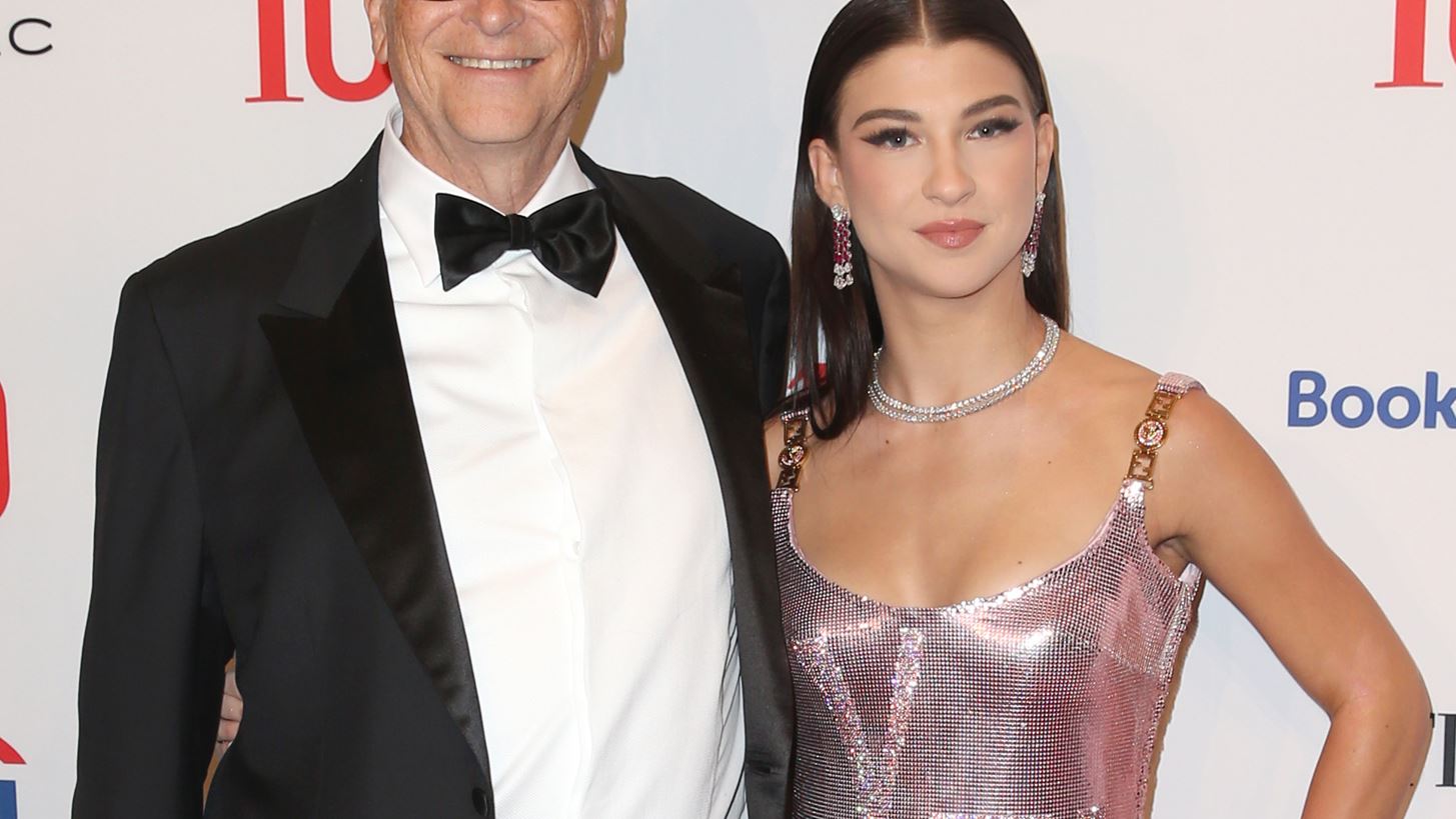 Bill Gates | &#x39F;&#x3B9; &#x3B5;&#x3C5;&#x3C7;&#x3AD;&#x3C2; &#x3BA;&#x3B1;&#x3B9; &#x3BF;&#x3B9; throwback &#x3C6;&#x3C9;&#x3C4;&#x3BF;&#x3B3;&#x3C1;&#x3B1;&#x3C6;&#x3AF;&#x3B5;&#x3C2; &#x3B3;&#x3B9;&#x3B1; &#x3C4;&#x3B1; 20&#x3B1; &#x3B3;&#x3B5;&#x3BD;&#x3AD;&#x3B8;&#x3BB;&#x3B9;&#x3B1; &#x3C4;&#x3B7;&#x3C2; &#x3BA;&#x3CC;&#x3C1;&#x3B7;&#x3C2; &#x3C4;&#x3BF;&#x3C5;, Phoebe