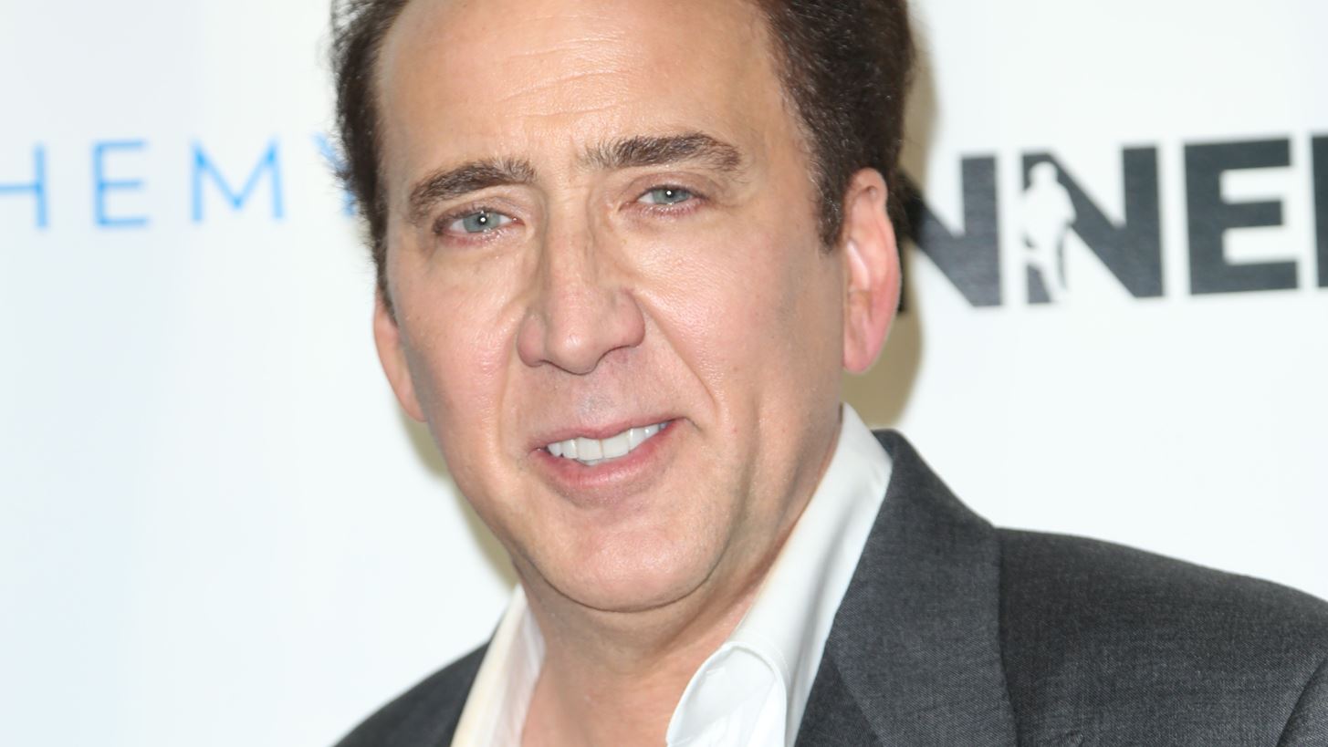 Nicolas Cage | &#x393;&#x3B9;&#x3B1;&#x3C4;&#x3AF; &#x3BF;&#x3B9; fans &#x3C4;&#x3BF;&#x3C5; &#x3C3;&#x3C5;&#x3BD;&#x3AE;&#x3B8;&#x3B9;&#x3B6;&#x3B1;&#x3BD; &#x3BD;&#x3B1; &#x3C4;&#x3BF;&#x3BD; &#x3C7;&#x3B1;&#x3C3;&#x3C4;&#x3BF;&#x3C5;&#x3BA;&#x3AF;&#x3B6;&#x3BF;&#x3C5;&#x3BD; &#x3BA;&#x3AC;&#x3B8;&#x3B5; &#x3C6;&#x3BF;&#x3C1;&#x3AC; &#x3C0;&#x3BF;&#x3C5; &#x3C4;&#x3BF;&#x3BD; &#x3C3;&#x3C5;&#x3BD;&#x3B1;&#x3BD;&#x3C4;&#x3BF;&#x3CD;&#x3C3;&#x3B1;&#x3BD; &#x3C3;&#x3B5; &#x3B1;&#x3B5;&#x3C1;&#x3BF;&#x3B4;&#x3C1;&#x3CC;&#x3BC;&#x3B9;&#x3BF;;
