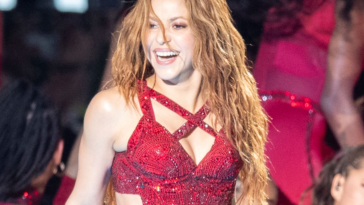 Shakira | H &#x3B5;&#x3C0;&#x3B1;&#x3BD;&#x3B1;&#x3C3;&#x3CD;&#x3BD;&#x3B4;&#x3B5;&#x3C3;&#x3B7; &#x3BC;&#x3B5; &#x3C4;&#x3BF;&#x3BD; &#x3C0;&#x3C1;&#x3CE;&#x3B7;&#x3BD; &#x3C4;&#x3B7;&#x3C2;, Antonio de la Rua, &#x3BC;&#x3B5;&#x3C4;&#x3AC; &#x3C4;&#x3BF;&#x3BD; &#x3C7;&#x3C9;&#x3C1;&#x3B9;&#x3C3;&#x3BC;&#x3CC; &#x3C4;&#x3B7;&#x3C2; &#x3BC;&#x3B5; &#x3C4;&#x3BF;&#x3BD; Gerard Piqu&#xE9;