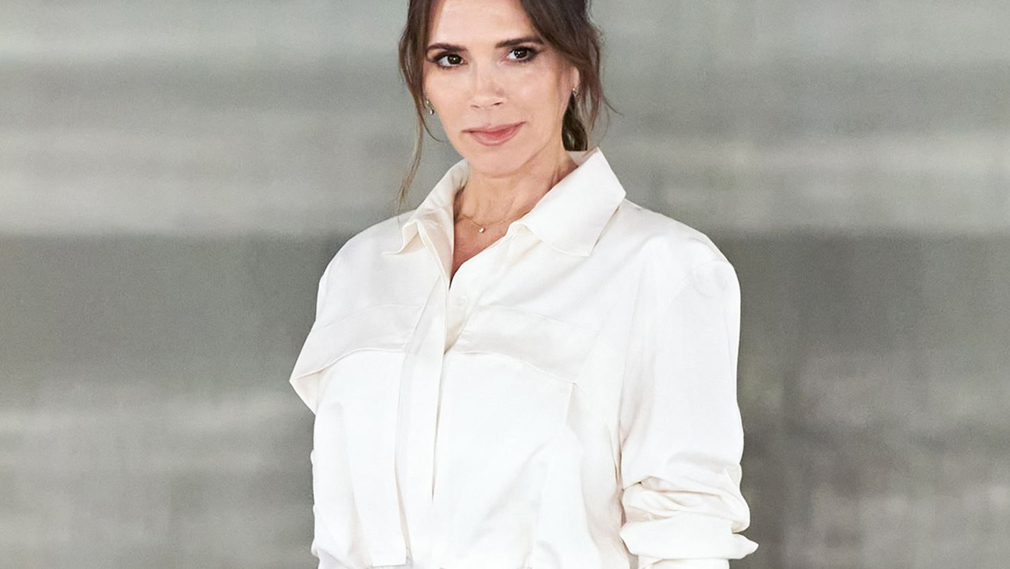 Victoria Beckham | &#x3A4;&#x3BF; &#x3B2;&#x3AF;&#x3BD;&#x3C4;&#x3B5;&#x3BF; &#x3C0;&#x3BF;&#x3C5; &#x3C4;&#x3B7; &#x3B4;&#x3B5;&#x3AF;&#x3C7;&#x3BD;&#x3B5;&#x3B9; &#x3BD;&#x3B1; &#x3B2;&#x3AC;&#x3C6;&#x3B5;&#x3C4;&#x3B1;&#x3B9; &#x3B1;&#x3BA;&#x3BF;&#x3CD;&#x3B3;&#x3BF;&#x3BD;&#x3C4;&#x3B1;&#x3C2; &#x3BA;&#x3B1;&#x3B9; &#x3C4;&#x3C1;&#x3B1;&#x3B3;&#x3BF;&#x3C5;&#x3B4;&#x3CE;&#x3BD;&#x3C4;&#x3B1;&#x3C2; Madonna