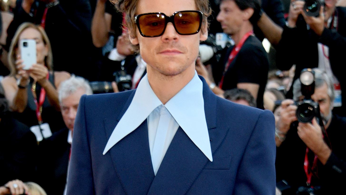 Harry Styles | &#x39F;&#x3B9; &#x3C6;&#x3C9;&#x3C4;&#x3BF;&#x3B3;&#x3C1;&#x3B1;&#x3C6;&#x3AF;&#x3B5;&#x3C2; &#x3BC;&#x3B5; &#x3C4;&#x3B7;&#x3BD; &quot;&#x3C0;&#x3C1;&#x3CE;&#x3B7;&#x3BD;&quot; &#x3C4;&#x3BF;&#x3C5; &#x3BC;&#x3B5;&#x3C4;&#x3AC; &#x3C4;&#x3BF;&#x3BD; &#x3C7;&#x3C9;&#x3C1;&#x3B9;&#x3C3;&#x3BC;&#x3CC; &#x3BC;&#x3B5; &#x3C4;&#x3B7;&#x3BD; Olivia Wilde