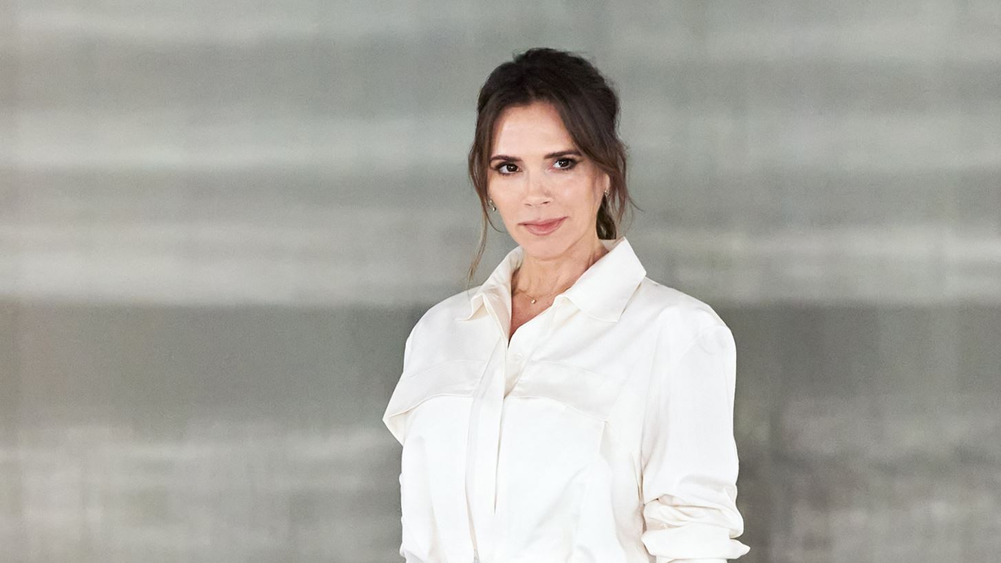 &#x397; &quot;&#x3B3;&#x3B5;&#x3BD;&#x3BD;&#x3B1;&#x3B9;&#x3CC;&#x3B4;&#x3C9;&#x3C1;&#x3B7;&quot; &#x3C0;&#x3C1;&#x3AC;&#x3BE;&#x3B7; &#x3C4;&#x3B7;&#x3C2; Victoria Beckham &#x3C0;&#x3C1;&#x3BF;&#x3C2; &#x3CC;&#x3BB;&#x3BF; &#x3C4;&#x3BF;&#x3BD; &#x3B3;&#x3C5;&#x3BD;&#x3B1;&#x3B9;&#x3BA;&#x3B5;&#x3AF;&#x3BF; &#x3C0;&#x3BB;&#x3B7;&#x3B8;&#x3C5;&#x3C3;&#x3BC;&#x3CC;