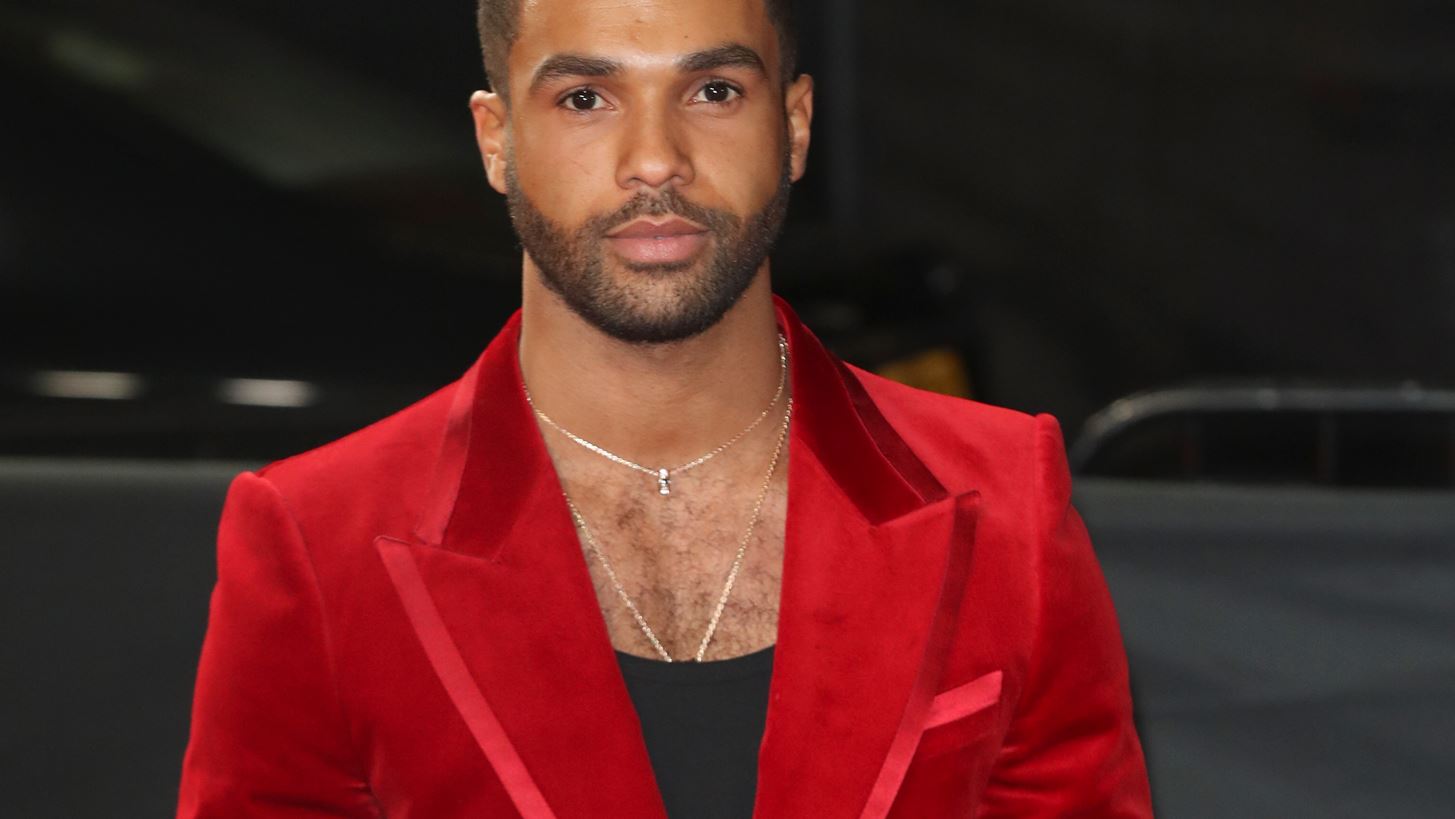 Lucien Laviscount | &#x3A0;&#x3BF;&#x3B9;&#x3BF;&#x3C2; &#x3B5;&#x3AF;&#x3BD;&#x3B1;&#x3B9; &#x3BF; &#x3B3;&#x3BF;&#x3B7;&#x3C4;&#x3B5;&#x3C5;&#x3C4;&#x3B9;&#x3BA;&#x3CC;&#x3C2; &#x3C3;&#x3C5;&#x3BC;&#x3C0;&#x3C1;&#x3C9;&#x3C4;&#x3B1;&#x3B3;&#x3C9;&#x3BD;&#x3B9;&#x3C3;&#x3C4;&#x3AE;&#x3C2; &#x3C4;&#x3B7;&#x3C2; Lily Collins &#x3C3;&#x3C4;&#x3BF; &#x27;Emily In Paris 2&#x27;
