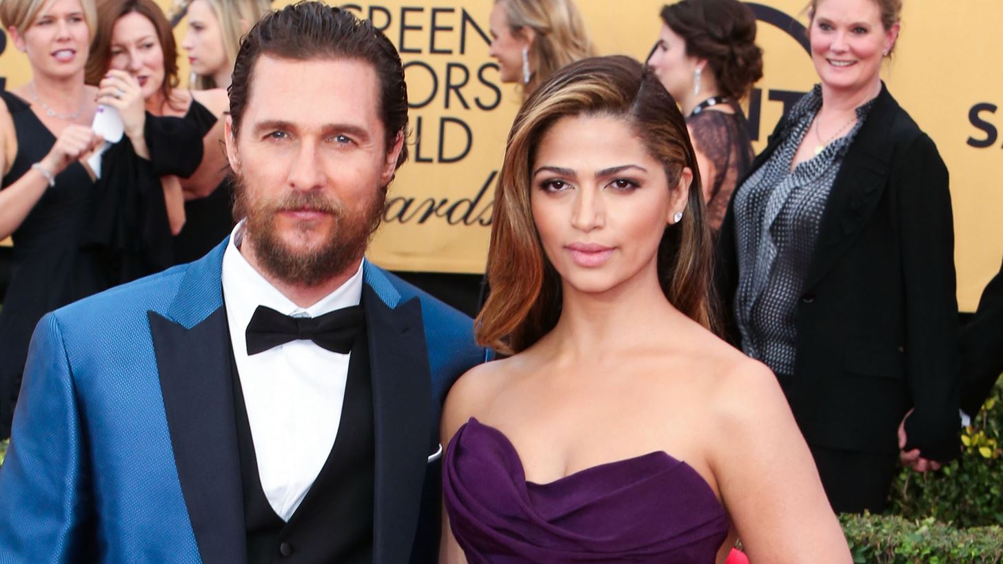 Matthew McConaughey | &#x397; &#x3C3;&#x3C5;&#x3BC;&#x3B2;&#x3BF;&#x3C5;&#x3BB;&#x3AE; &#x3C4;&#x3B7;&#x3C2; &#x3C3;&#x3C5;&#x3B6;&#x3CD;&#x3B3;&#x3BF;&#x3C5; &#x3C4;&#x3BF;&#x3C5;, Camila &#x3C0;&#x3BF;&#x3C5; &#x3C4;&#x3BF;&#x3C5; &#x3AD;&#x3C3;&#x3C9;&#x3C3;&#x3B5; &#x3C4;&#x3B7;&#x3BD; &#x3BA;&#x3B1;&#x3C1;&#x3B9;&#x3AD;&#x3C1;&#x3B1;