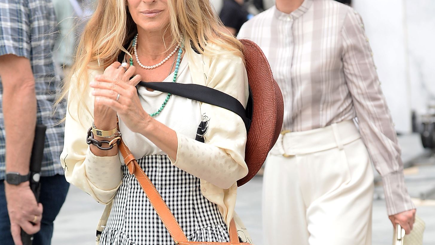 Sarah Jessica Parker: &quot;&#x388;&#x3C7;&#x3C9; &#x3BA;&#x3C1;&#x3B1;&#x3C4;&#x3AE;&#x3C3;&#x3B5;&#x3B9; &#x3CC;&#x3BB;&#x3B1; &#x3C4;&#x3B1; &#x3C1;&#x3BF;&#x3CD;&#x3C7;&#x3B1; &#x3C4;&#x3B7;&#x3C2; Carrie Bradshaw&quot;