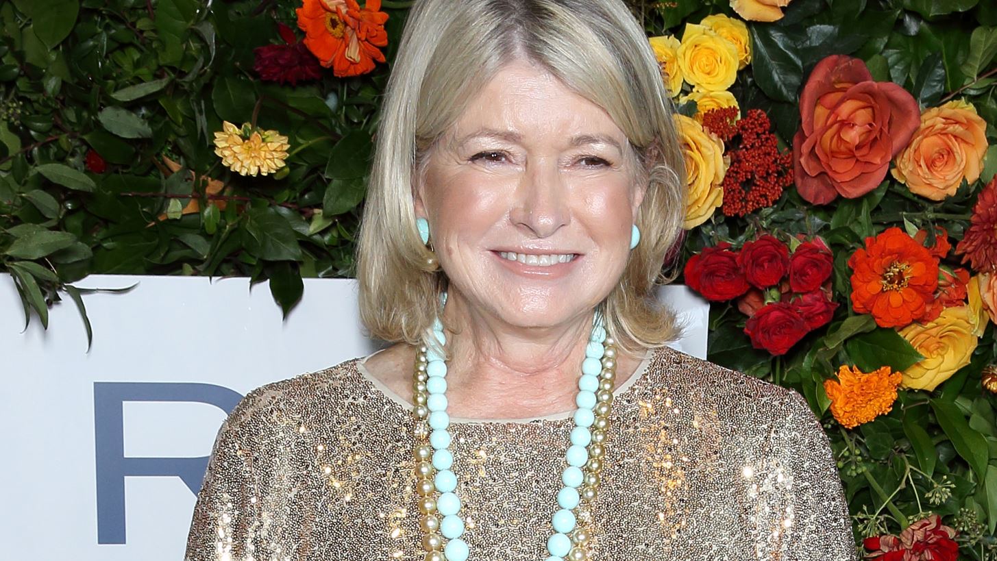 Martha Stewart | H 81&#x3C7;&#x3C1;&#x3BF;&#x3BD;&#x3B7; lifestyle guru &#x3C0;&#x3AE;&#x3C1;&#x3B5; &#x3C4;&#x3BF; &#x3B2;&#x3C1;&#x3B1;&#x3B2;&#x3B5;&#x3AF;&#x3BF; &quot;Best Influencer Campaign 2022&quot;