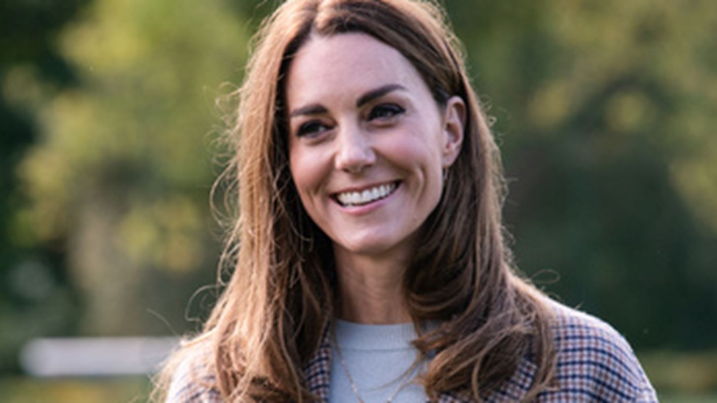 Kate Middleton | &#x388;&#x3BA;&#x3B1;&#x3BD;&#x3B5; &#x3C4;&#x3B7;&#x3BD; &#x3C0;&#x3C1;&#x3CE;&#x3C4;&#x3B7; &#x3B4;&#x3CC;&#x3C3;&#x3B7; &#x3C4;&#x3BF;&#x3C5; &#x3B5;&#x3BC;&#x3B2;&#x3BF;&#x3BB;&#x3AF;&#x3BF;&#x3C5; &#x3BA;&#x3B1;&#x3C4;&#x3AC; &#x3C4;&#x3B7;&#x3C2; covid-19