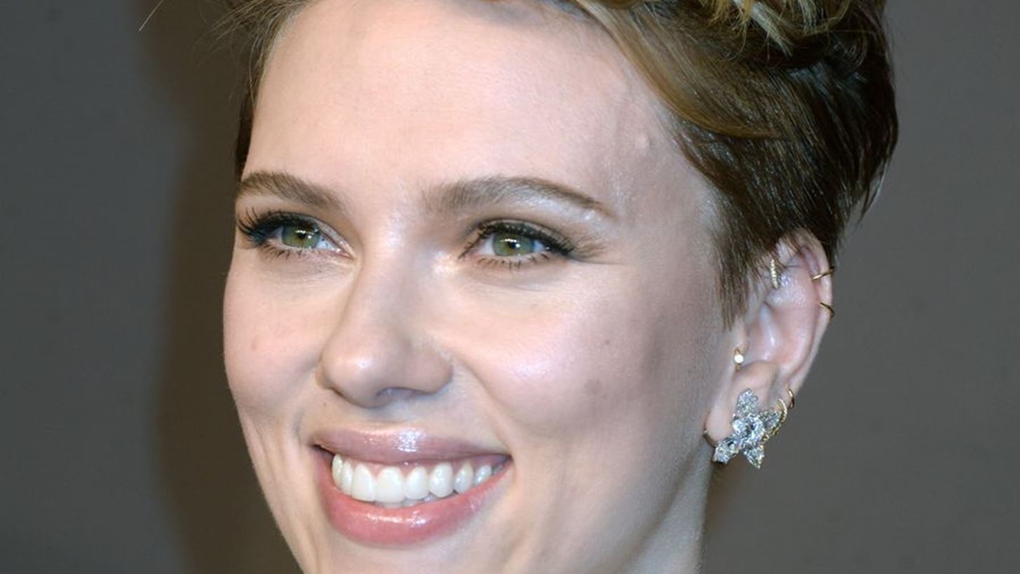 &#x397; Scarlett Johansson &#x3B4;&#x3B5;&#x3BD; &#x3C0;&#x3B9;&#x3C3;&#x3C4;&#x3B5;&#x3CD;&#x3B5;&#x3B9; &#x3CC;&#x3C4;&#x3B9; &#x3B7; &#x3BC;&#x3BF;&#x3BD;&#x3BF;&#x3B3;&#x3B1;&#x3BC;&#x3AF;&#x3B1; &#x3B5;&#x3AF;&#x3BD;&#x3B1;&#x3B9; &#x3BA;&#x3AC;&#x3C4;&#x3B9; &#x3C6;&#x3C5;&#x3C3;&#x3B9;&#x3BA;&#x3CC;