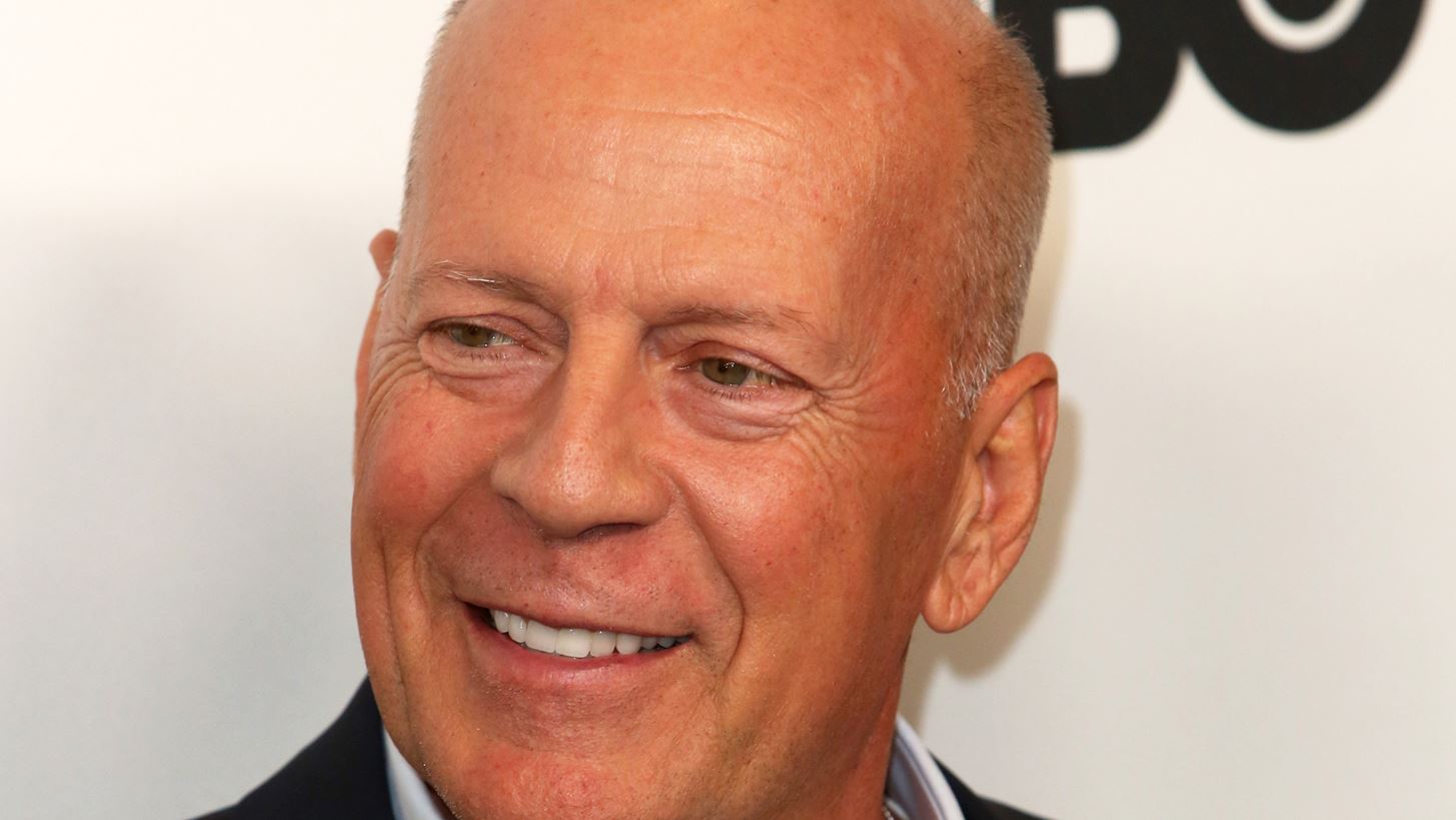 Bruce Willis | &#x397; &#x3BA;&#x3CC;&#x3C1;&#x3B7; &#x3C4;&#x3BF;&#x3C5;, Rumer, &#x3BC;&#x3CC;&#x3BB;&#x3B9;&#x3C2; &#x3BC;&#x3BF;&#x3B9;&#x3C1;&#x3AC;&#x3C3;&#x3C4;&#x3B7;&#x3BA;&#x3B5; &#x3AD;&#x3BD;&#x3B1; &#x3C3;&#x3B7;&#x3BC;&#x3B1;&#x3BD;&#x3C4;&#x3B9;&#x3BA;&#x3CC; &#x3BD;&#x3AD;&#x3BF; &#x3B3;&#x3B9;&#x3B1; &#x3C4;&#x3B7;&#x3BD; &#x3C5;&#x3B3;&#x3B5;&#x3AF;&#x3B1; &#x3C4;&#x3BF;&#x3C5; &#x3B7;&#x3B8;&#x3BF;&#x3C0;&#x3BF;&#x3B9;&#x3BF;&#x3CD;