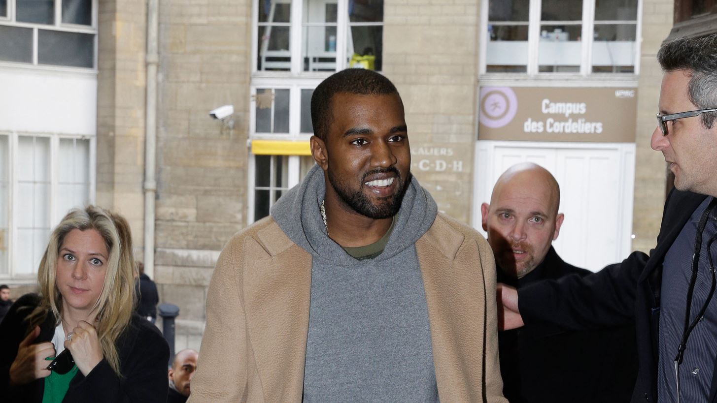 Kanye West | &#x3A3;&#x3AC;&#x3BB;&#x3BF;&#x3C2; &#x3BC;&#x3B5; &#x3C4;&#x3B7; &#x3BD;&#x3AD;&#x3B1; &#x3C4;&#x3BF;&#x3C5; &#x3C3;&#x3B5;&#x3B9;&#x3C1;&#x3AC; &#x3C1;&#x3BF;&#x3CD;&#x3C7;&#x3C9;&#x3BD; Yeezy Gap &#x3C0;&#x3BF;&#x3C5; &#x3C0;&#x3C9;&#x3BB;&#x3B5;&#x3AF;&#x3C4;&#x3B1;&#x3B9; &#x3C3;&#x3B5; &#x3C3;&#x3B1;&#x3BA;&#x3BF;&#x3CD;&#x3BB;&#x3B5;&#x3C2; &#x3C3;&#x3BA;&#x3BF;&#x3C5;&#x3C0;&#x3B9;&#x3B4;&#x3B9;&#x3CE;&#x3BD;