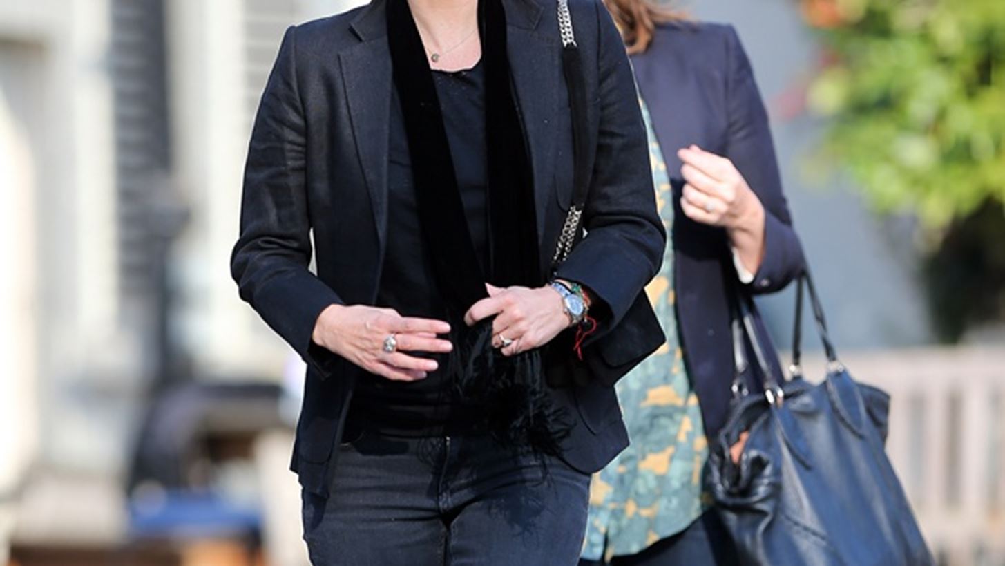 Kate Moss- Cara Delevingne: &#x3A0;&#x3BF;&#x3CD; &#x3C4;&#x3B9;&#x3C2; &#x3B5;&#x3BD;&#x3C4;&#x3CC;&#x3C0;&#x3B9;&#x3C3;&#x3B5; &#x3BF; &#x3C6;&#x3C9;&#x3C4;&#x3BF;&#x3B3;&#x3C1;&#x3B1;&#x3C6;&#x3B9;&#x3BA;&#x3CC;&#x3C2; &#x3C6;&#x3B1;&#x3BA;&#x3CC;&#x3C2;;