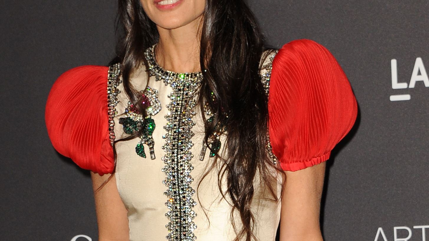 Demi Moore | &#x391;&#x3C0;&#x3BF;&#x3C7;&#x3B1;&#x3B9;&#x3C1;&#x3B5;&#x3C4;&#x3AC; &#x3C4;&#x3BF; &#x3BA;&#x3B1;&#x3BB;&#x3BF;&#x3BA;&#x3B1;&#x3AF;&#x3C1;&#x3B9; &#x3BC;&#x3B5; &#x3C4;&#x3B7;&#x3BD; &#x3C0;&#x3B9;&#x3BF; &#x3C3;&#x3AD;&#x3BE;&#x3B9; &#x3C6;&#x3C9;&#x3C4;&#x3BF;&#x3B3;&#x3C1;&#x3B1;&#x3C6;&#x3AF;&#x3B1; &#x3C4;&#x3B7;&#x3C2; &#x3BC;&#x3B5; &#x3BC;&#x3B1;&#x3B3;&#x3B9;&#x3CC;