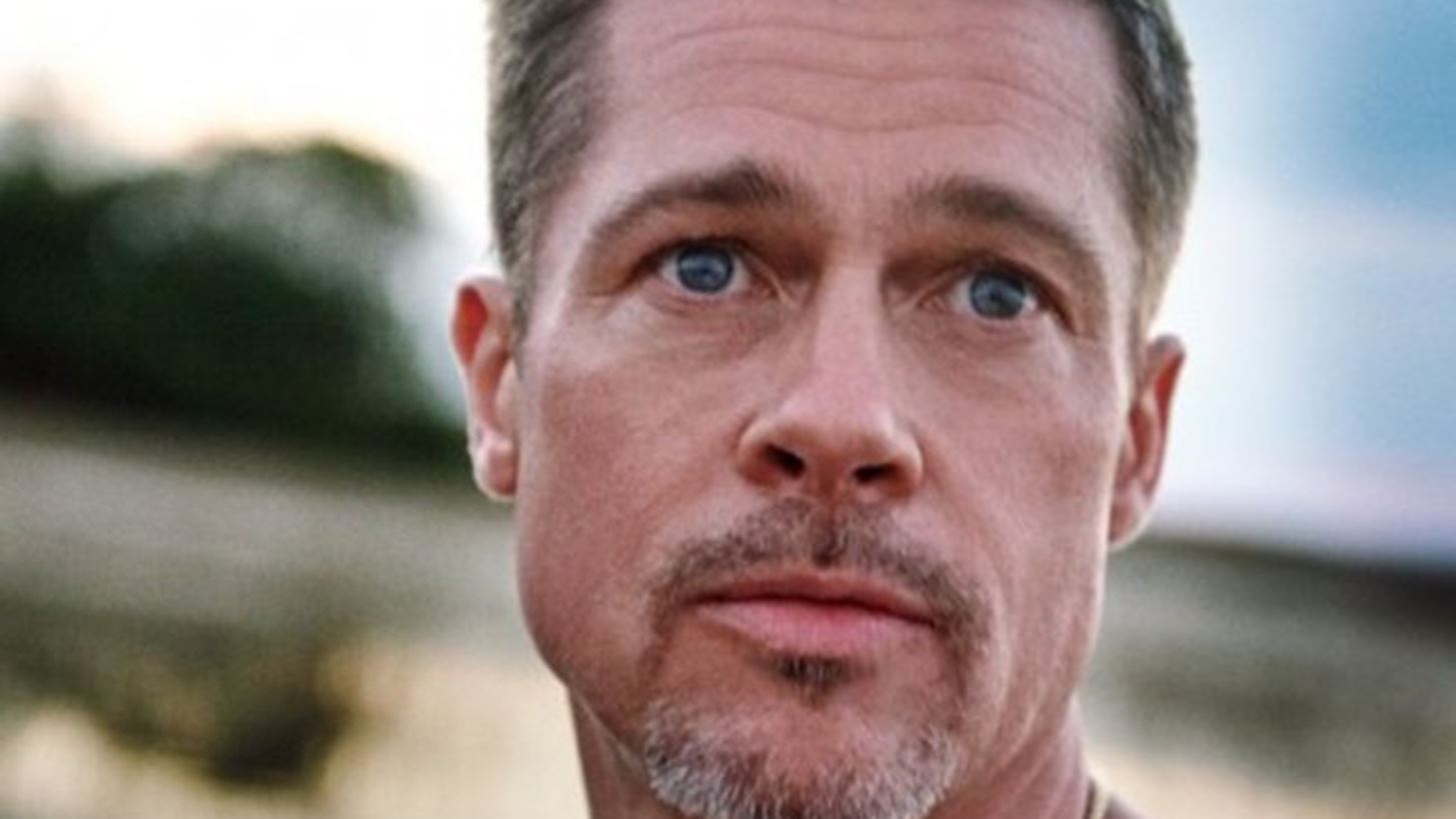 Brad Pitt | H &#x3BD;&#x3AD;&#x3B1; &#x3C3;&#x3CD;&#x3BD;&#x3C4;&#x3C1;&#x3BF;&#x3C6;&#x3CC;&#x3C2; &#x3C4;&#x3BF;&#x3C5; &#x3BC;&#x3BF;&#x3B9;&#x3AC;&#x3B6;&#x3B5;&#x3B9; &#x3C0;&#x3BF;&#x3BB;&#x3CD; &#x3BC;&#x3B5; &#x3C4;&#x3B7;&#x3BD; Angelina Jolie(!)