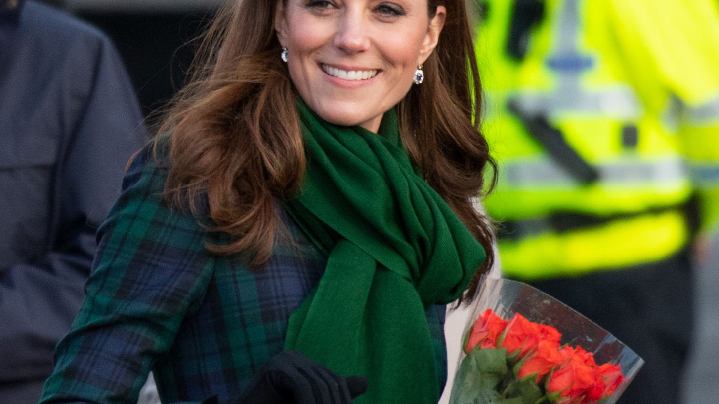 &#x397; Kate Middleton &#x3C6;&#x3CC;&#x3C1;&#x3B5;&#x3C3;&#x3B5; &#x3BE;&#x3B1;&#x3BD;&#x3AC; &#x3C4;&#x3BF; &#x3C5;&#x3C0;&#x3AD;&#x3C1;&#x3BF;&#x3C7;&#x3BF; &#x3BA;&#x3B1;&#x3C1;&#x3CC; coat dress