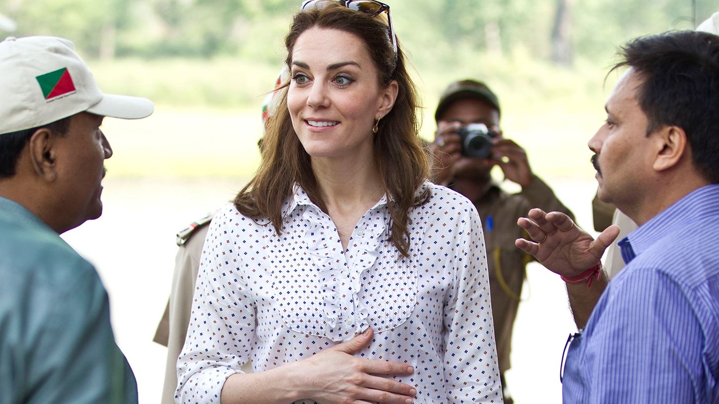 Kate Middleton | &#x393;&#x3B9;&#x3B1;&#x3C4;&#x3AF; &#x3BC;&#x3C0;&#x3AE;&#x3BA;&#x3B5; &#x3C3;&#x3B5; &#x3BA;&#x3B1;&#x3C1;&#x3B1;&#x3BD;&#x3C4;&#x3AF;&#x3BD;&#x3B1;