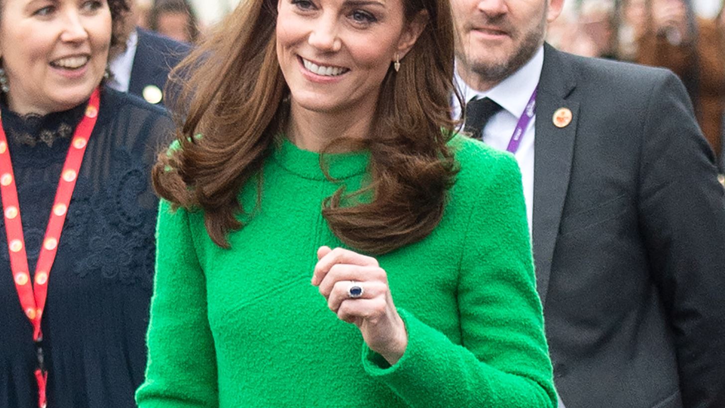 Kate Middleton: &#x391;&#x3C5;&#x3C4;&#x3CC; &#x3C4;&#x3BF; &#x3C7;&#x3C1;&#x3CE;&#x3BC;&#x3B1; &#x3C0;&#x3BF;&#x3C5; &#x3C6;&#x3CC;&#x3C1;&#x3B5;&#x3C3;&#x3B5; &#x3B5;&#x3AF;&#x3BD;&#x3B1;&#x3B9; &#x3C4;&#x3BF; &#x3B1;&#x3BD;&#x3C4;&#x3AF;&#x3B4;&#x3BF;&#x3C4;&#x3BF; &#x3C3;&#x3C4;&#x3BF;&#x3BD; &#x3C7;&#x3B5;&#x3B9;&#x3BC;&#x3C9;&#x3BD;&#x3B9;&#x3AC;&#x3C4;&#x3B9;&#x3BA;&#x3BF; &#x3BA;&#x3B1;&#x3B9;&#x3C1;&#x3CC;