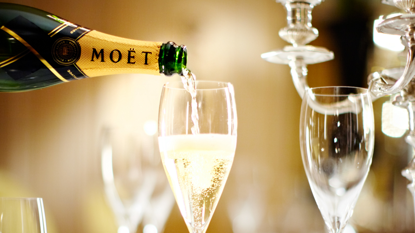 H &#x3C3;&#x3B1;&#x3BC;&#x3C0;&#x3AC;&#x3BD;&#x3B9;&#x3B1; Mo&#xEB;t &amp; Chandon &#x3BA;&#x3AC;&#x3BD;&#x3B5;&#x3B9; &#x3BA;&#x3AC;&#x3B8;&#x3B5; &#x3C3;&#x3C4;&#x3B9;&#x3B3;&#x3BC;&#x3AE; &#x3BC;&#x3B1;&#x3C2; &#x3BC;&#x3BF;&#x3BD;&#x3B1;&#x3B4;&#x3B9;&#x3BA;&#x3AE;