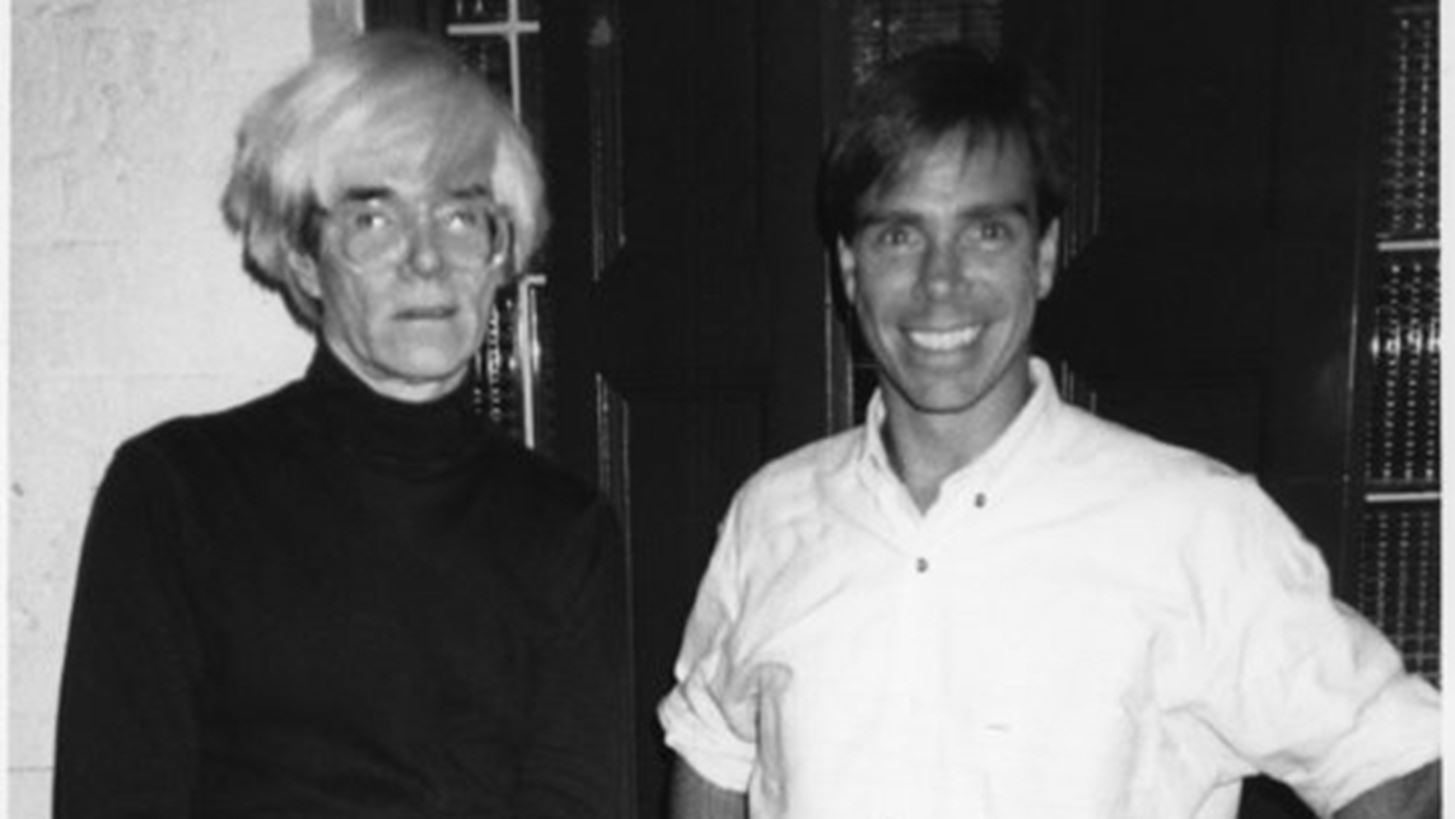 O Tommy Hilfiger &#x3B5;&#x3BC;&#x3C0;&#x3BD;&#x3AD;&#x3B5;&#x3C4;&#x3B1;&#x3B9; &#x3B1;&#x3C0;&#x3CC; &#x3C4;&#x3BF; &#x3C3;&#x3C4;&#x3BF;&#x3CD;&#x3BD;&#x3C4;&#x3B9;&#x3BF; &#x3C4;&#x3BF;&#x3C5; Andy Warhol &#x3BA;&#x3B1;&#x3B9; &#x3C0;&#x3B1;&#x3C1;&#x3BF;&#x3C5;&#x3C3;&#x3B9;&#x3AC;&#x3B6;&#x3B5;&#x3B9; &#x3C4;&#x3BF; Tommy Factory