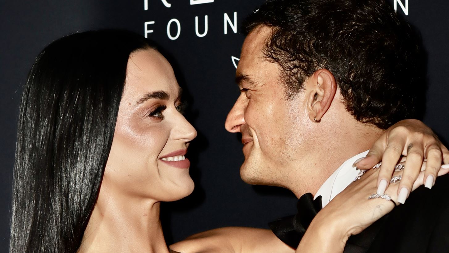 MTV VMAs 2024 | &#x3A4;&#x3BF; &#x3C4;&#x3C1;&#x3C5;&#x3C6;&#x3B5;&#x3C1;&#x3CC; &#x3C6;&#x3B9;&#x3BB;&#x3AF; &#x3C4;&#x3BF;&#x3C5; Orlando Bloom &#x3C3;&#x3C4;&#x3B7;&#x3BD; Katy Perry &#x3BA;&#x3B1;&#x3B9; &#x3B7; &#x3B1;&#x3C0;&#x3BF;&#x3BA;&#x3AC;&#x3BB;&#x3C5;&#x3C8;&#x3B7; &#x3B3;&#x3B9;&#x3B1; &#x3C4;&#x3B7;&#x3BD; &#x3BA;&#x3CC;&#x3C1;&#x3B7; &#x3C4;&#x3BF;&#x3C5;&#x3C2; (&#x3B2;&#x3AF;&#x3BD;&#x3C4;&#x3B5;&#x3BF;)