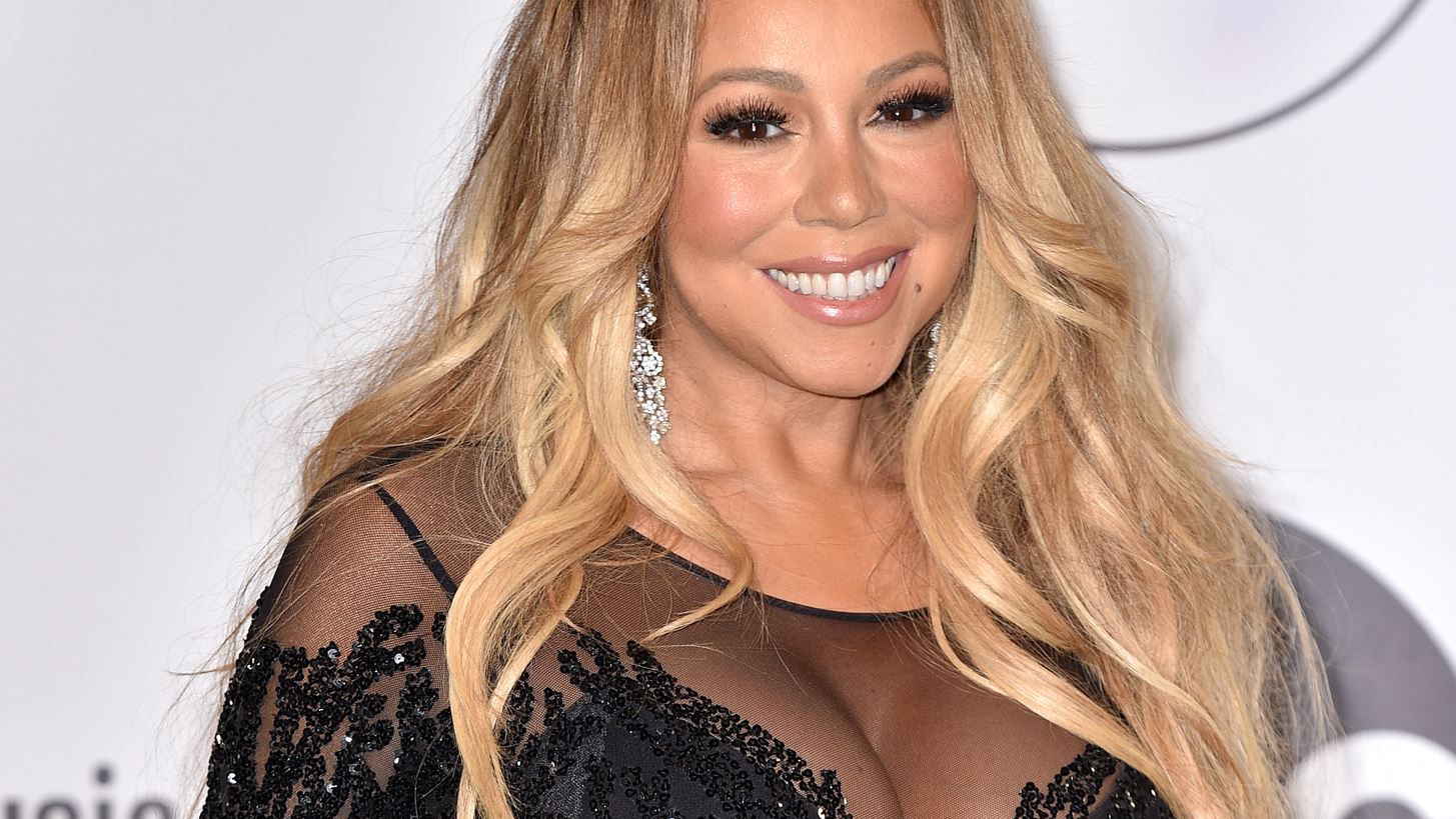 &#x391;&#x3B3;&#x3C9;&#x3B3;&#x3AE; 20 &#x3B5;&#x3BA;&#x3B1;&#x3C4;&#x3BF;&#x3BC;&#x3BC;&#x3C5;&#x3C1;&#x3AF;&#x3C9;&#x3BD; &#x3B4;&#x3BF;&#x3BB;&#x3B1;&#x3C1;&#x3AF;&#x3C9;&#x3BD; &#x3C3;&#x3C4;&#x3B7; Mariah Carey &#x3B3;&#x3B9;&#x3B1; &#x3C4;&#x3BF; &#x2018;All I Want For Christmas Is You&#x2019;