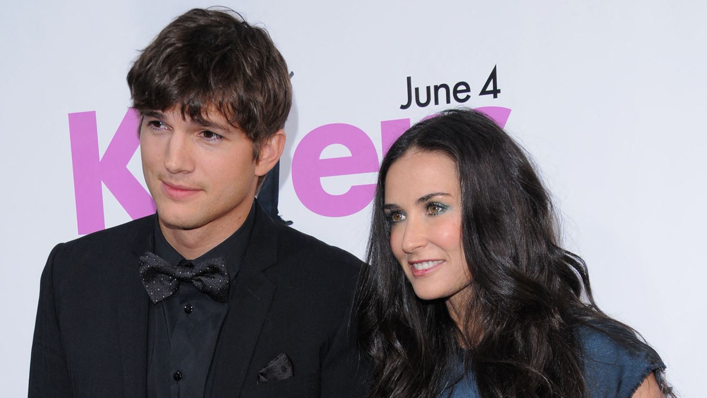 &quot;&#x389;&#x3BC;&#x3BF;&#x3C5;&#x3BD; &#x3AD;&#x3BE;&#x3B1;&#x3BB;&#x3BB;&#x3BF;&#x3C2;&quot; | O Ashton Kutcher &#x3B1;&#x3BD;&#x3B1;&#x3C6;&#x3AD;&#x3C1;&#x3B8;&#x3B7;&#x3BA;&#x3B5; &#x3C3;&#x3C4;&#x3BF;&#x3BD; &#x3B3;&#x3AC;&#x3BC;&#x3BF; &#x3C4;&#x3BF;&#x3C5; &#x3BC;&#x3B5; &#x3C4;&#x3B7; Demi Moore
