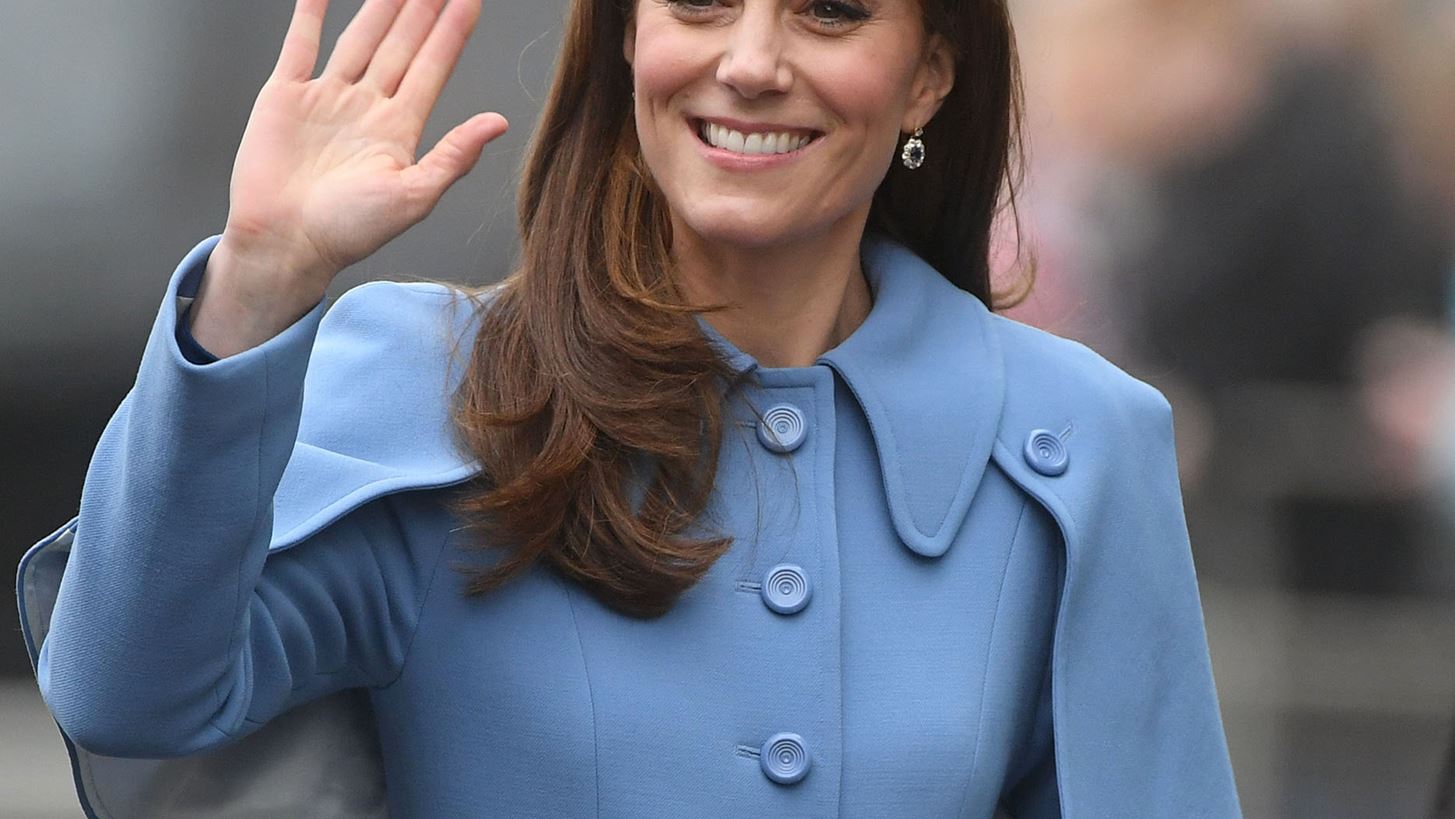 &#x395;&#x3AF;&#x3BD;&#x3B1;&#x3B9; &#x3B7; Kate Middleton &#x3AD;&#x3C4;&#x3BF;&#x3B9;&#x3BC;&#x3B7; &#x3B3;&#x3B9;&#x3B1; 4&#x3BF; &#x3C0;&#x3B1;&#x3B9;&#x3B4;&#x3AF;;