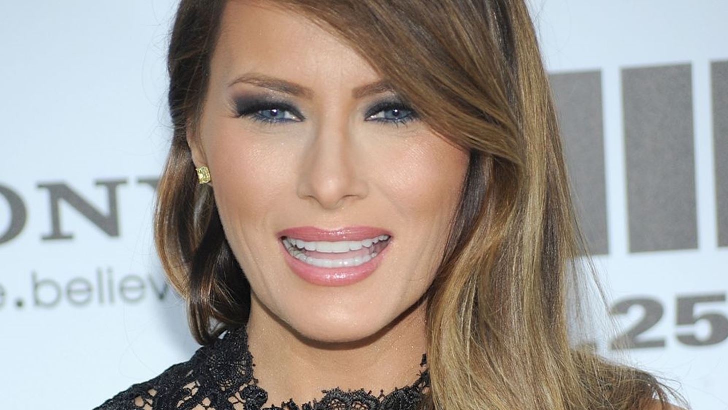 O Donald Trump &#x3C3;&#x3C7;&#x3BF;&#x3BB;&#x3B9;&#x3AC;&#x3B6;&#x3B5;&#x3B9; &#x3C4;&#x3B7;&#x3BD; &#x3AC;&#x3C1;&#x3BD;&#x3B7;&#x3C3;&#x3B7; &#x3C4;&#x3BF;&#x3C5; Tom Ford &#x3BD;&#x3B1; &#x3BD;&#x3C4;&#x3CD;&#x3C3;&#x3B5;&#x3B9; &#x3C4;&#x3B7; Melania