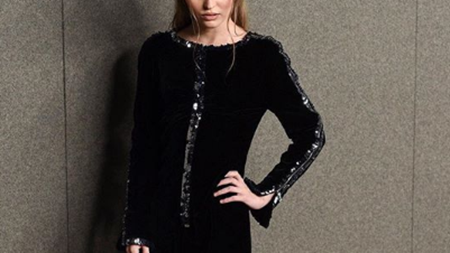 Chanel Pre-Fall 2019 | &#x39F;&#x3B9; &#x3C0;&#x3B9;&#x3BF; stylish front row &#x3B5;&#x3BC;&#x3C6;&#x3B1;&#x3BD;&#x3AF;&#x3C3;&#x3B5;&#x3B9;&#x3C2; &#x3C3;&#x3C4;&#x3BF; show &#x3C4;&#x3B7;&#x3C2; &#x39D;&#x3AD;&#x3B1;&#x3C2; &#x3A5;&#x3CC;&#x3C1;&#x3BA;&#x3B7;&#x3C2;