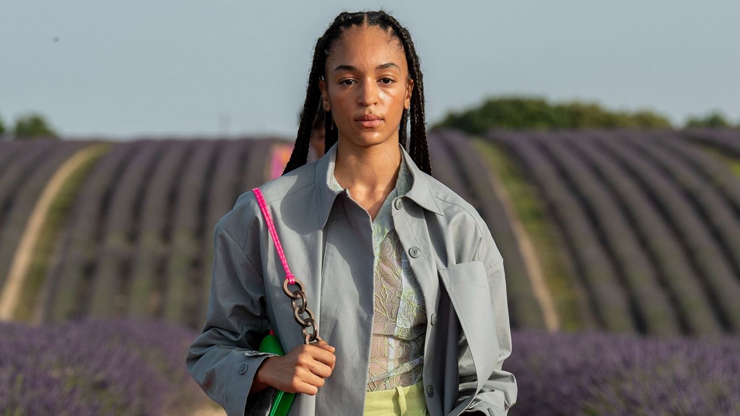 Τα χρώματα που θα ανανεώσουν την ντουλάπα της Άνοιξης