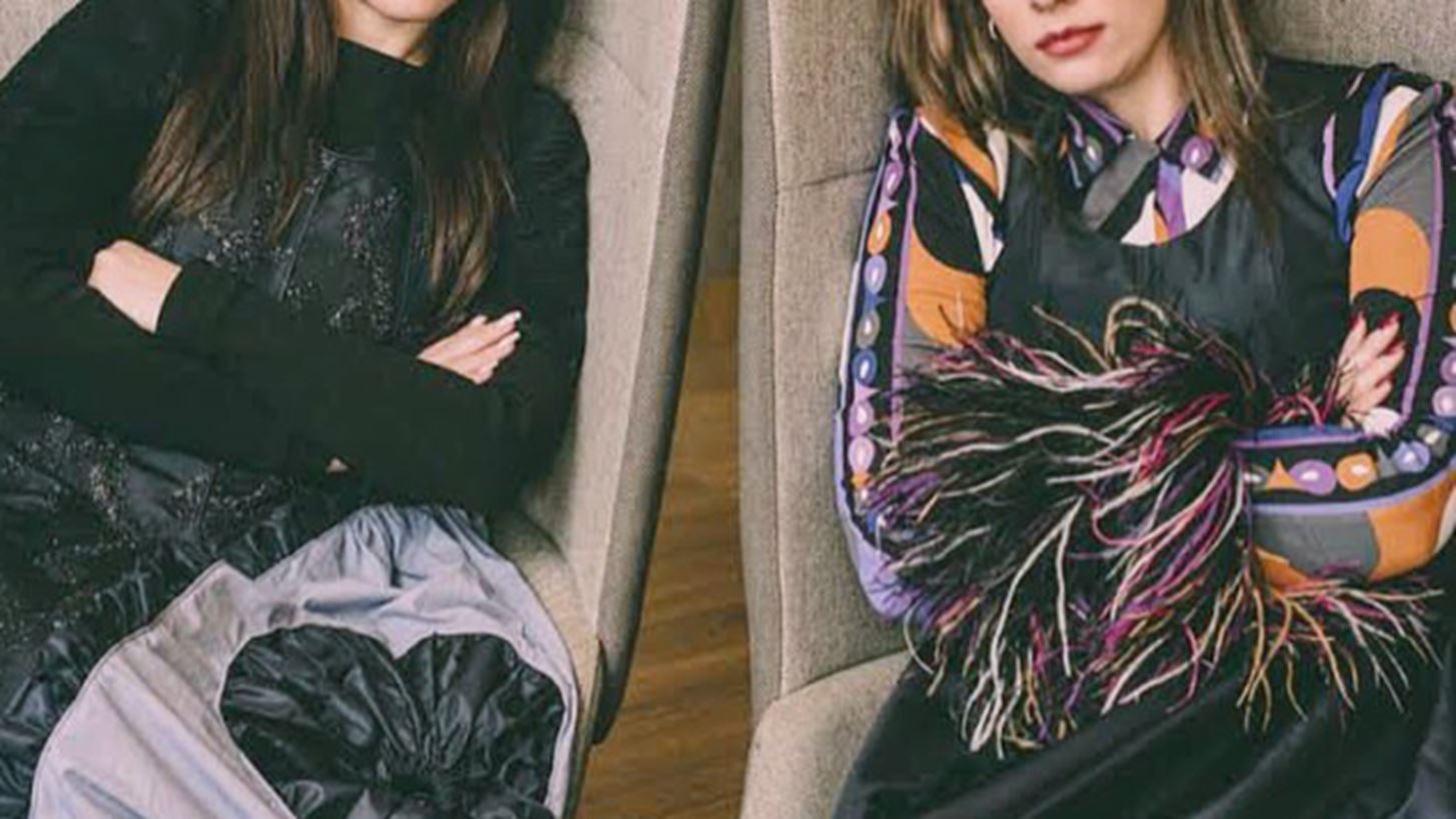 Meet the designer: &#x393;&#x3BD;&#x3C9;&#x3C1;&#x3AF;&#x3B6;&#x3BF;&#x3BD;&#x3C4;&#x3B1;&#x3C2; &#x3C4;&#x3BF; designing duo &#x3C0;&#x3AF;&#x3C3;&#x3C9; &#x3B1;&#x3C0;&#x3CC; &#x3C4;&#x3BF; LAVIATE