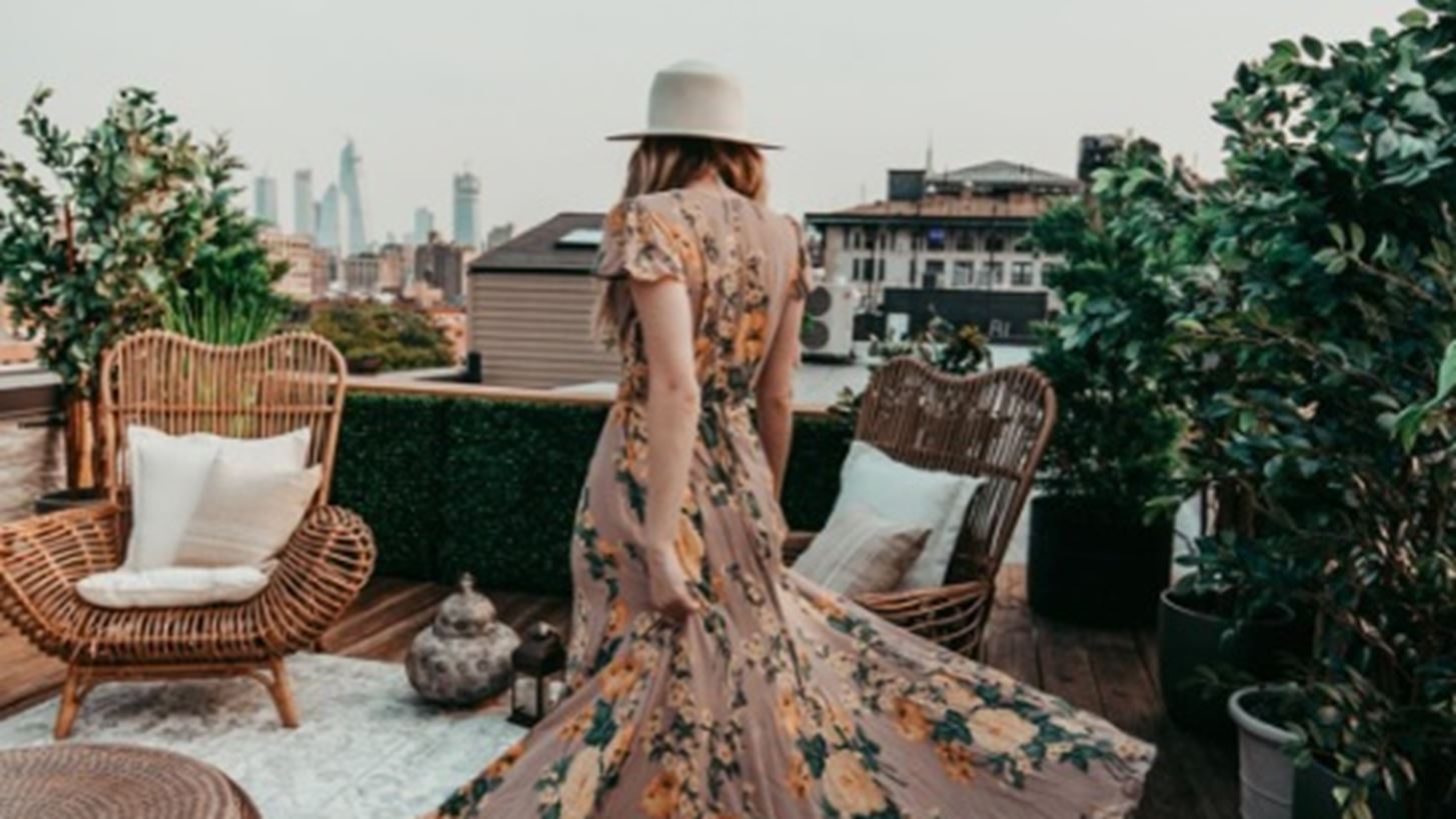&#x388;&#x3BD;&#x3B1; penthouse &#x3C6;&#x3C4;&#x3B9;&#x3B1;&#x3B3;&#x3BC;&#x3AD;&#x3BD;&#x3BF; &#x3B3;&#x3B9;&#x3B1; &#x3C4;&#x3BF; Instagram